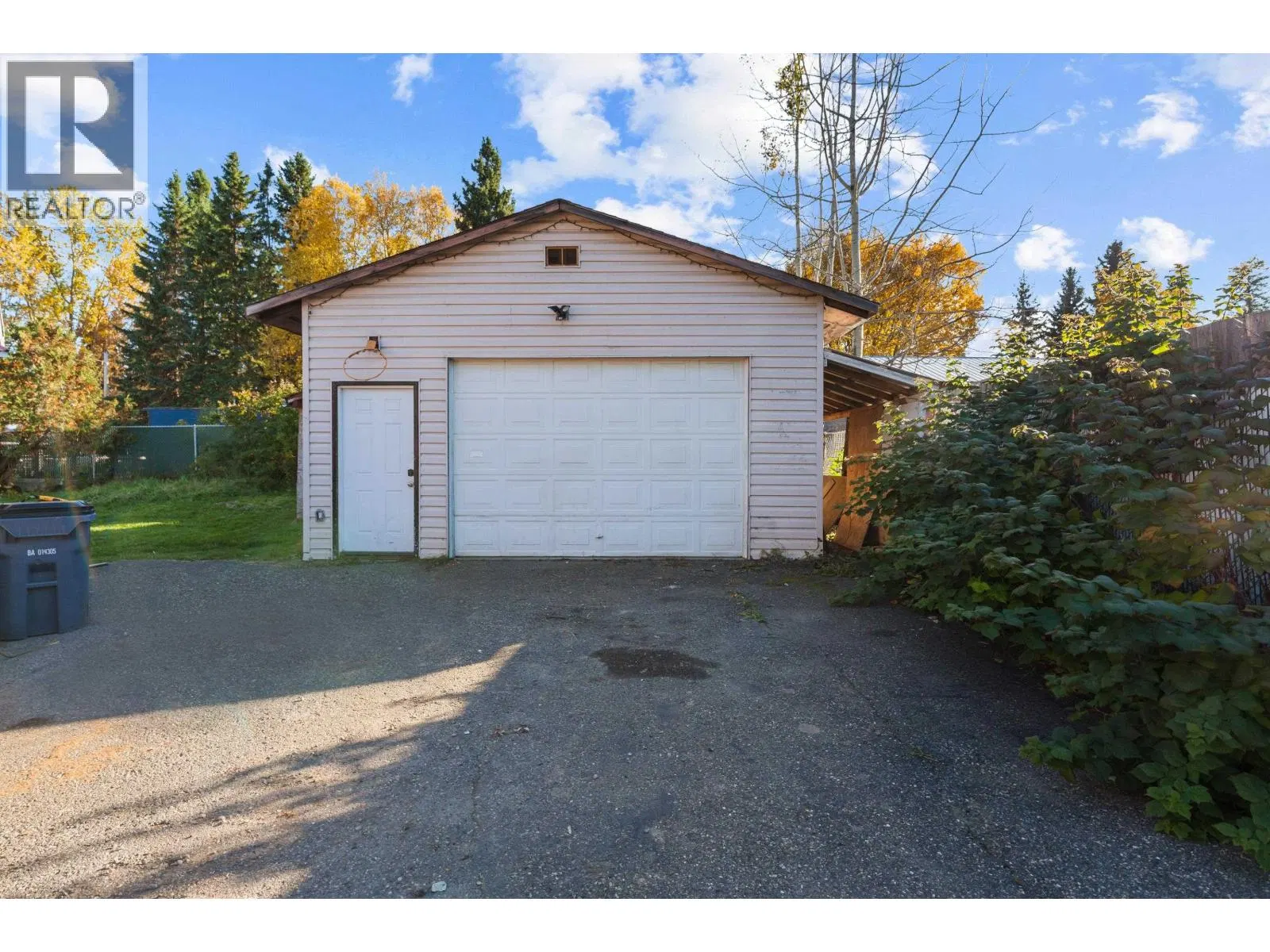 Photo 2 of 22 at 7139 GLENVIEW Drive