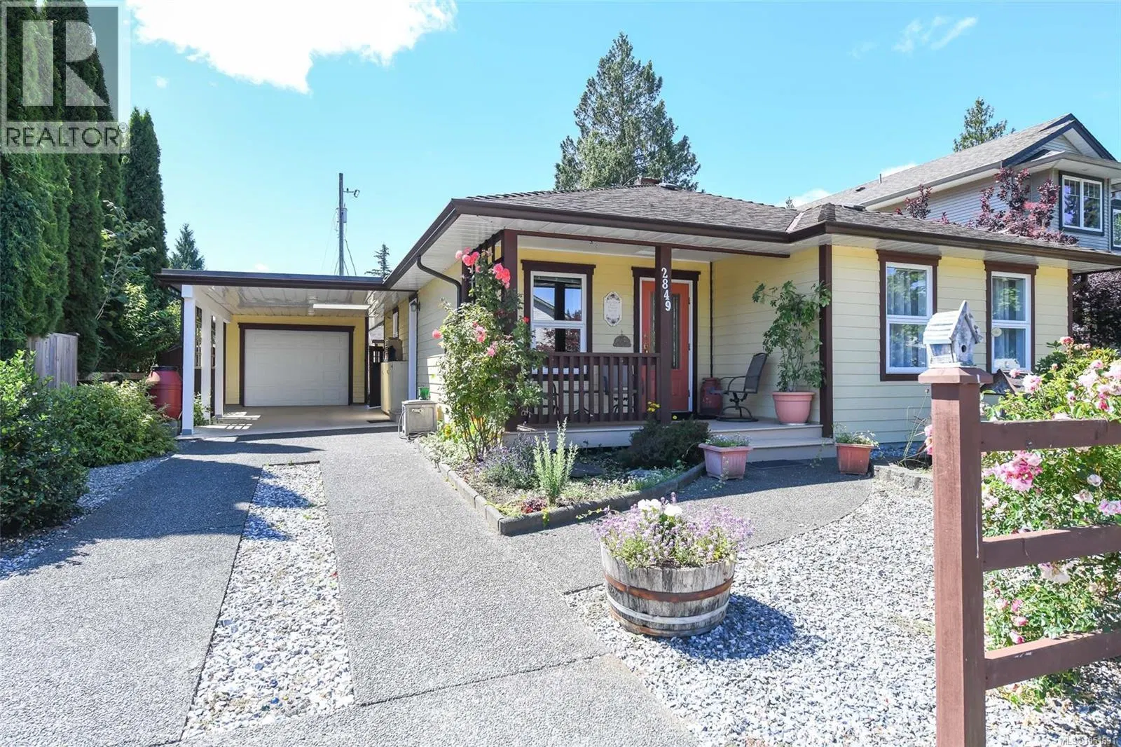 Photo 3 of 39 at 2849 Penrith Avenue