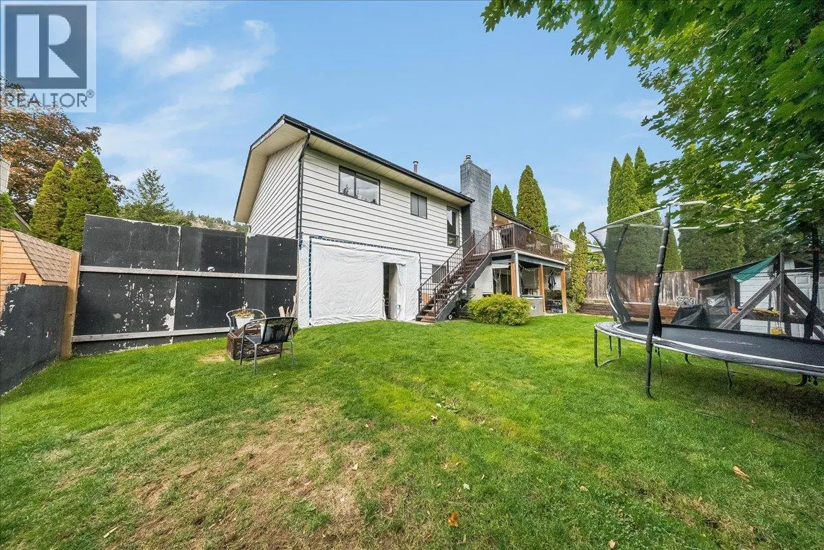 Photo 3 of 42 at 3609 Southridge Drive