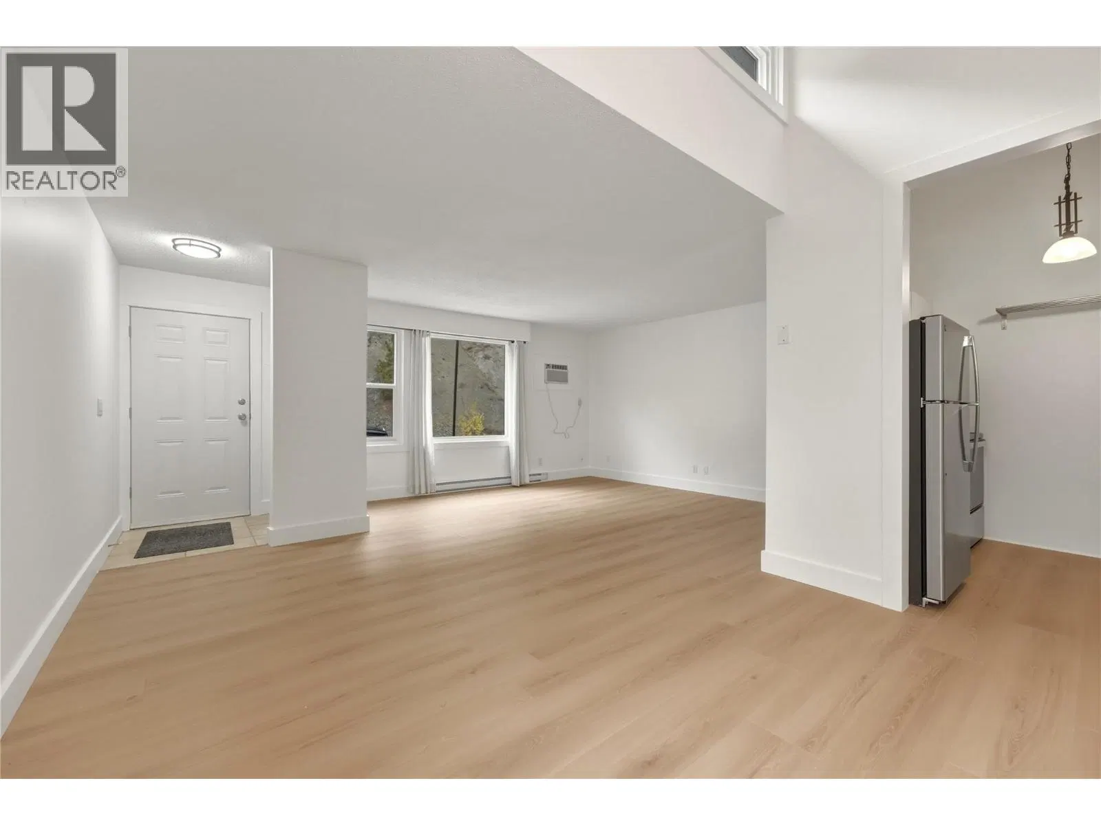 Photo 4 of 25 at #40 – 3800 40 Avenue
