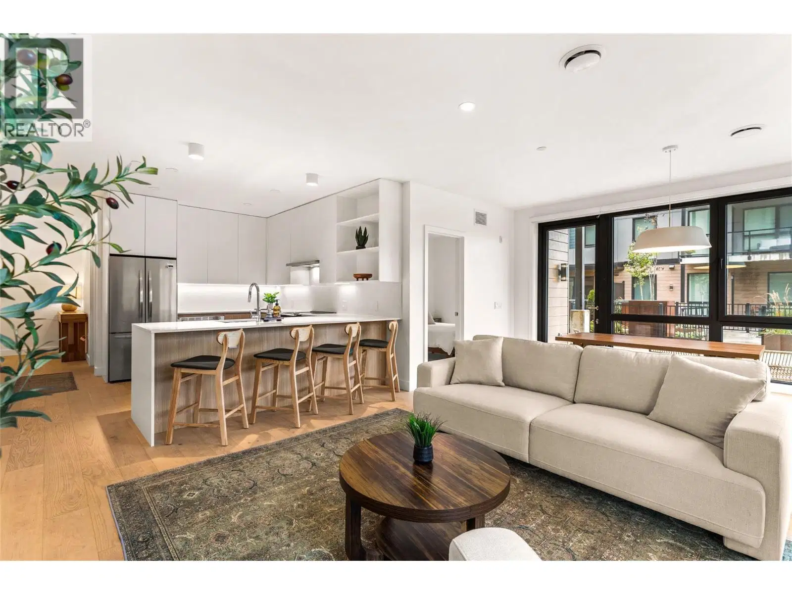 #2101 – 1702 Coursier Avenue