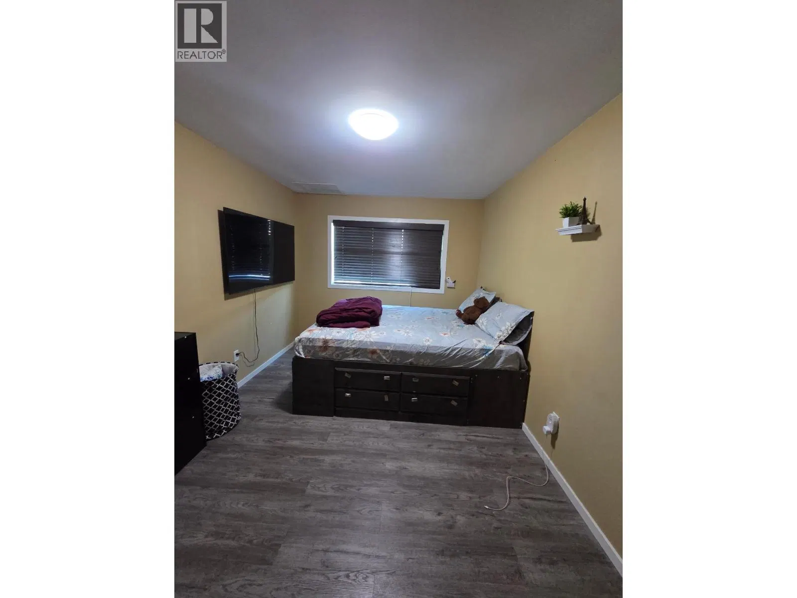 Photo 4 of 10 at #1203 – 2607 PEAR Street