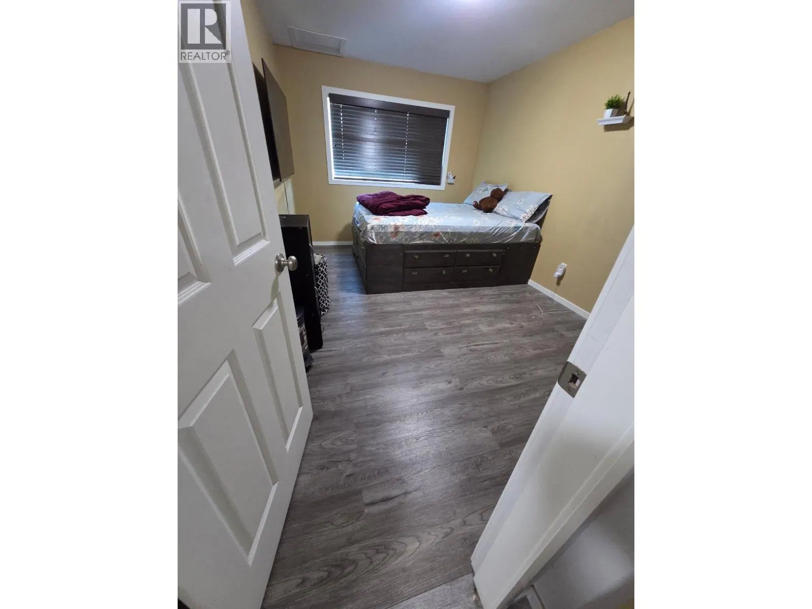 Photo 5 of 10 at #1203 – 2607 PEAR Street