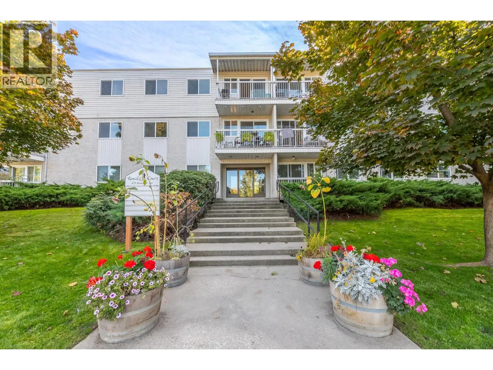 #305 – 625 Rowcliffe Avenue