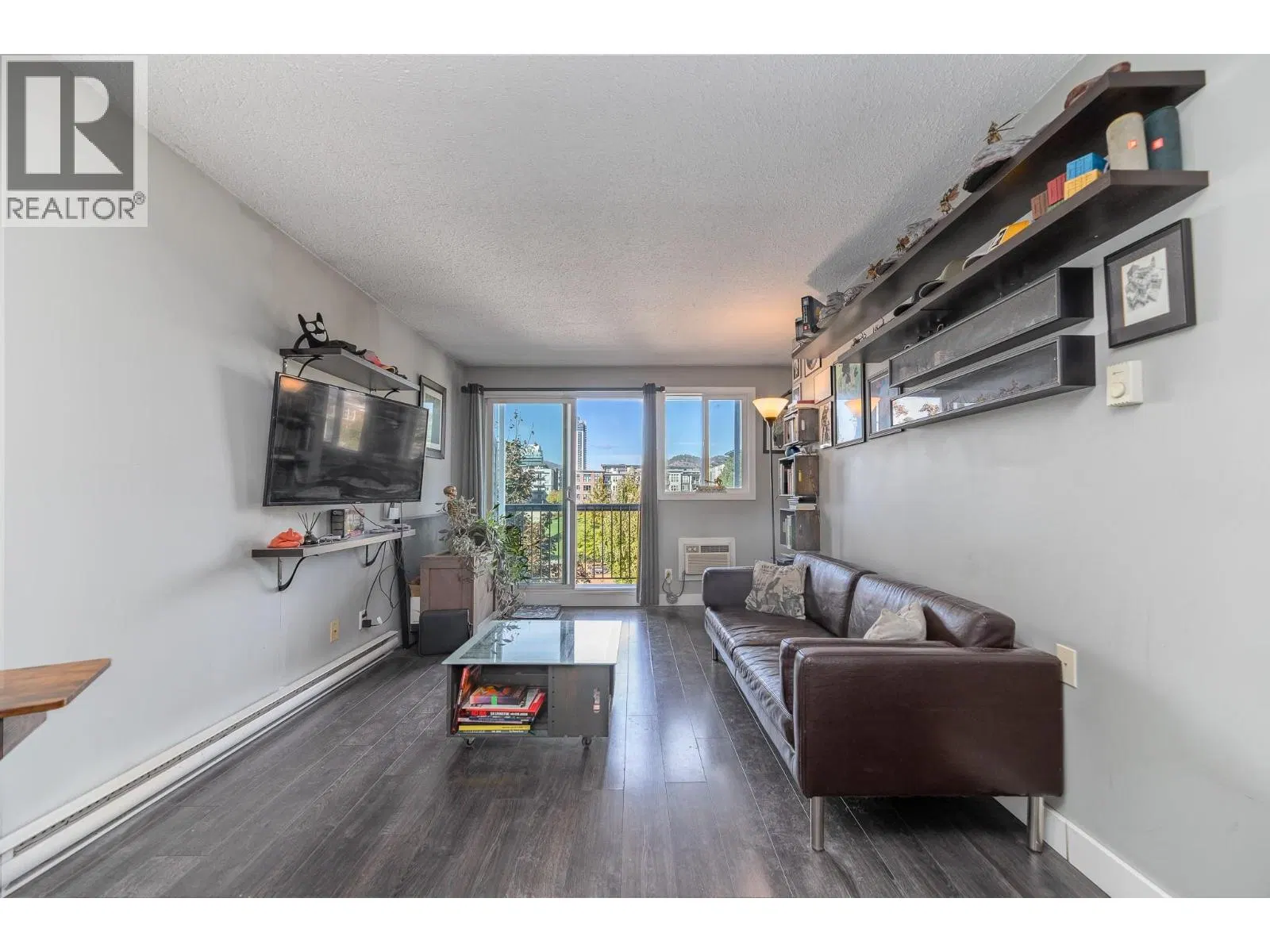 Photo 4 of 37 at #305 – 625 Rowcliffe Avenue