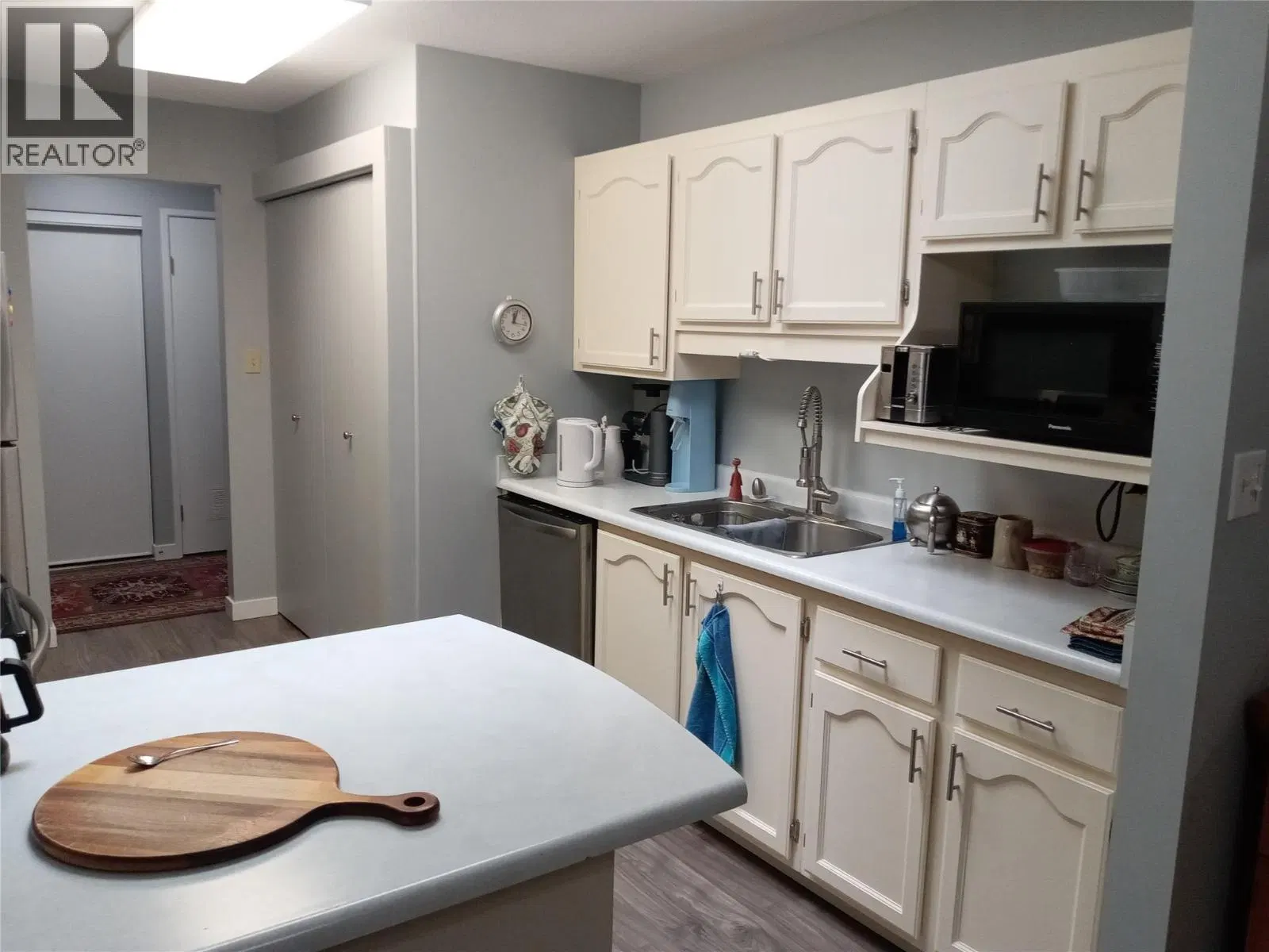 Photo 2 of 15 at #401 – 272 Green Avenue