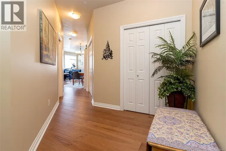 Photo 4 of 27 at #204 – 866 Goldstream Avenue