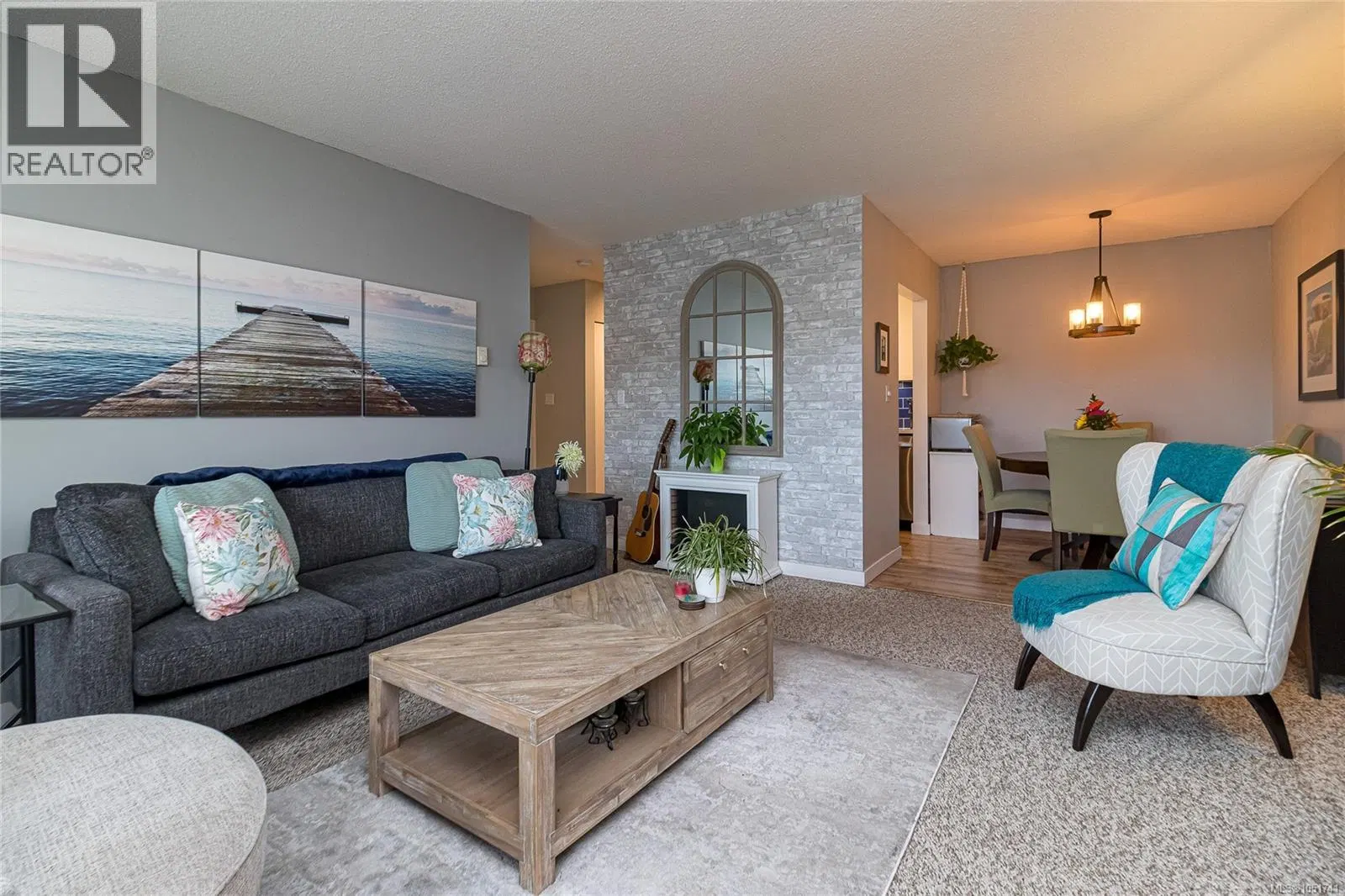 Photo 3 of 24 at #404 – 2757 Quadra Street