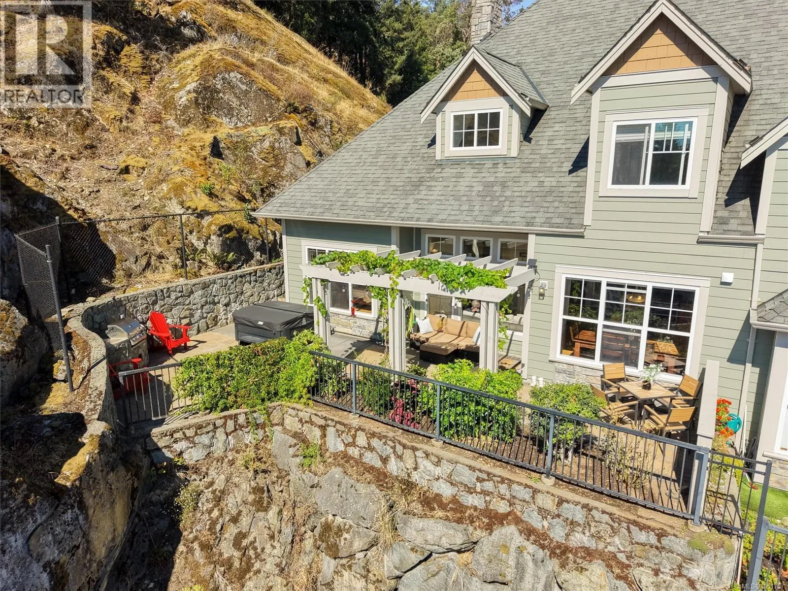 #102 – 945 Bear Mountain Parkway