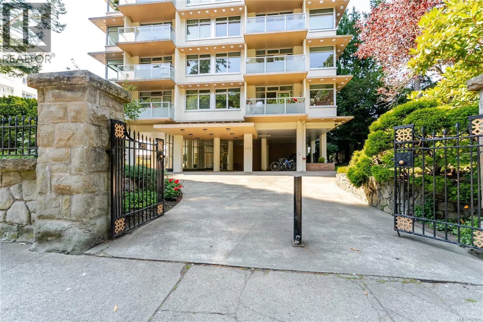 Photo 1 of 52 at #101 – 250 Douglas Street