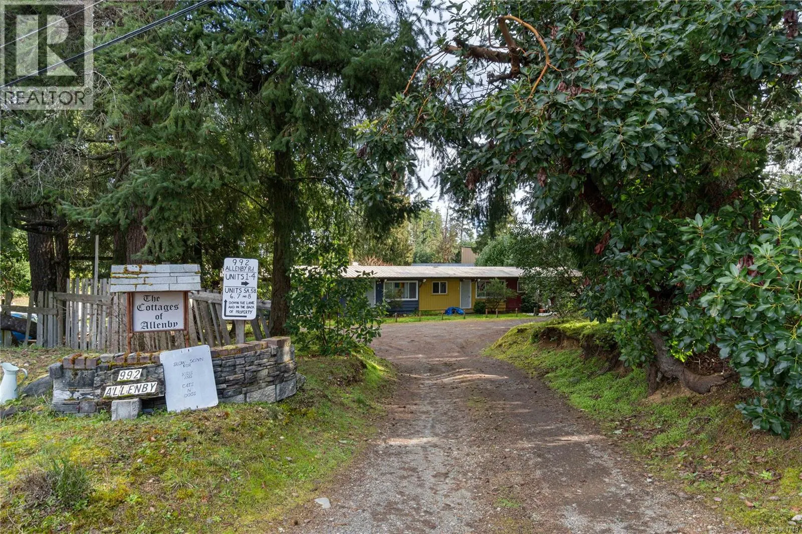 Photo 5 of 18 at 992 Allenby Road