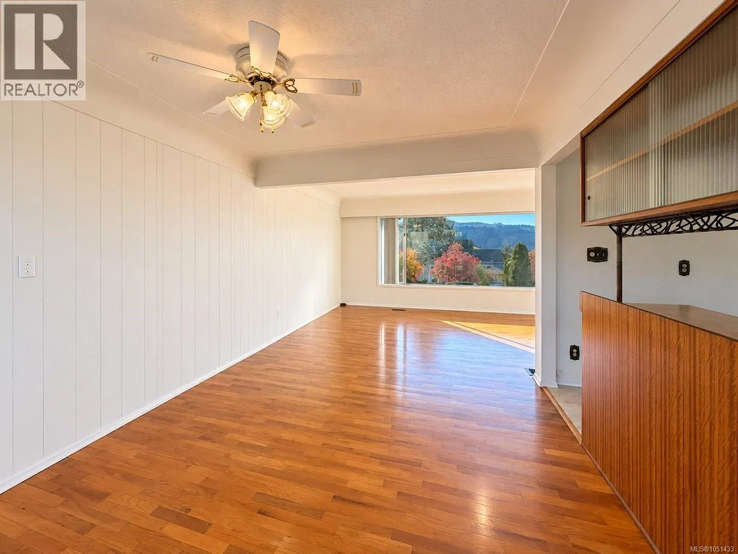 Photo 5 of 66 at 2433 5th Avenue