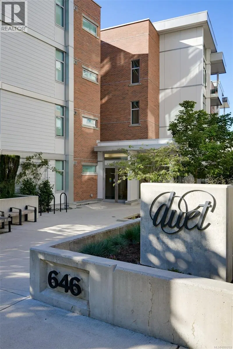 Photo 3 of 68 at #106 – 640 Michigan Street