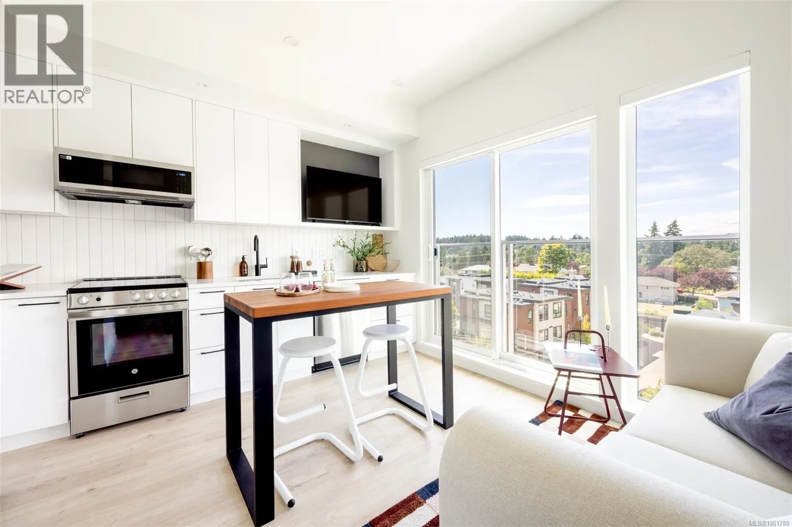 Photo 1 of 18 at #616 – 1075 Tillicum Road