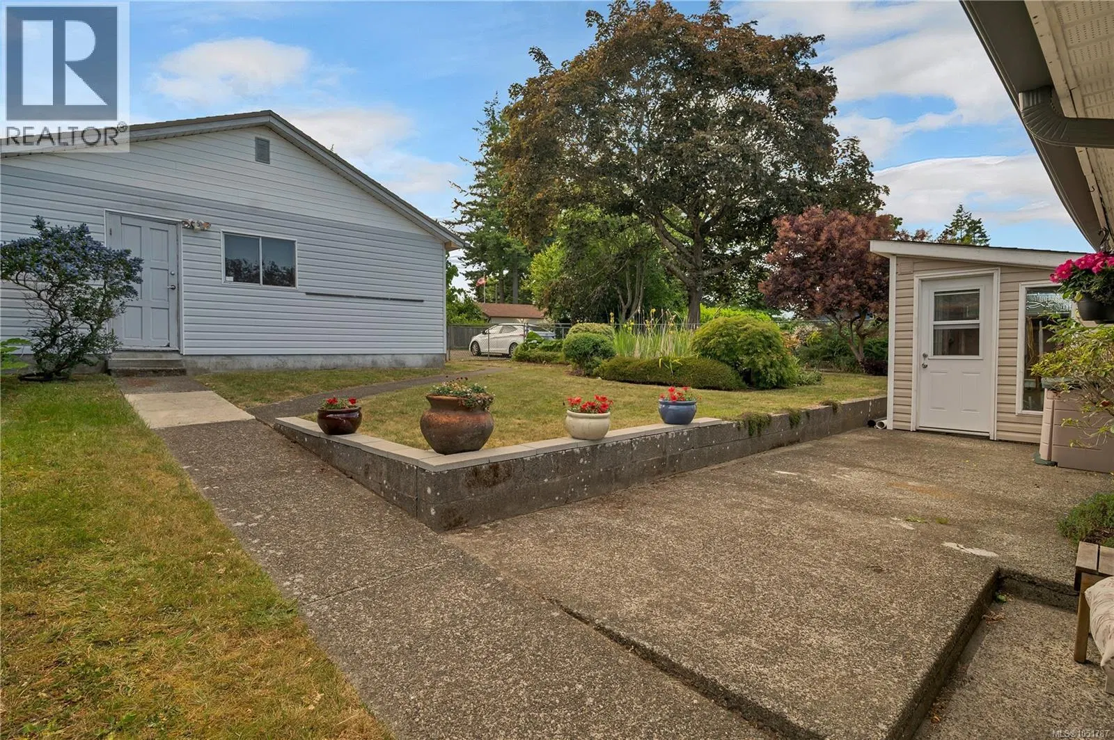 Photo 3 of 40 at 558 Alder Street