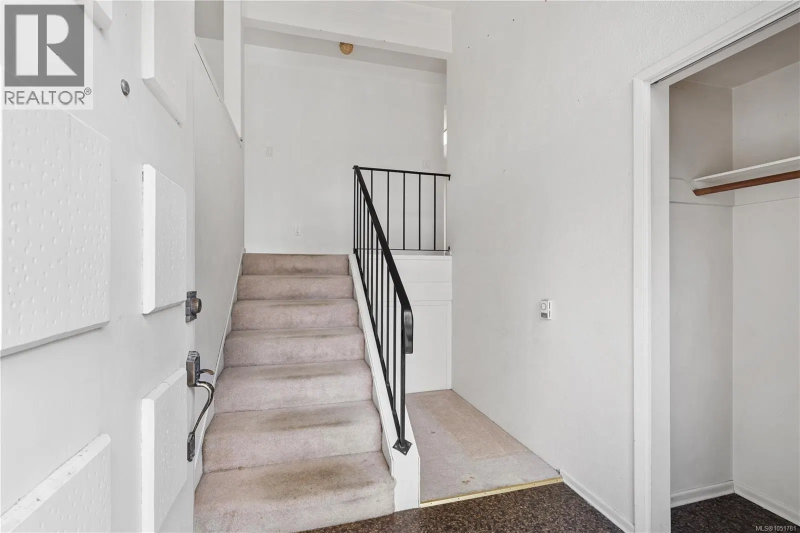 Photo 3 of 50 at 3931 Braefoot Place