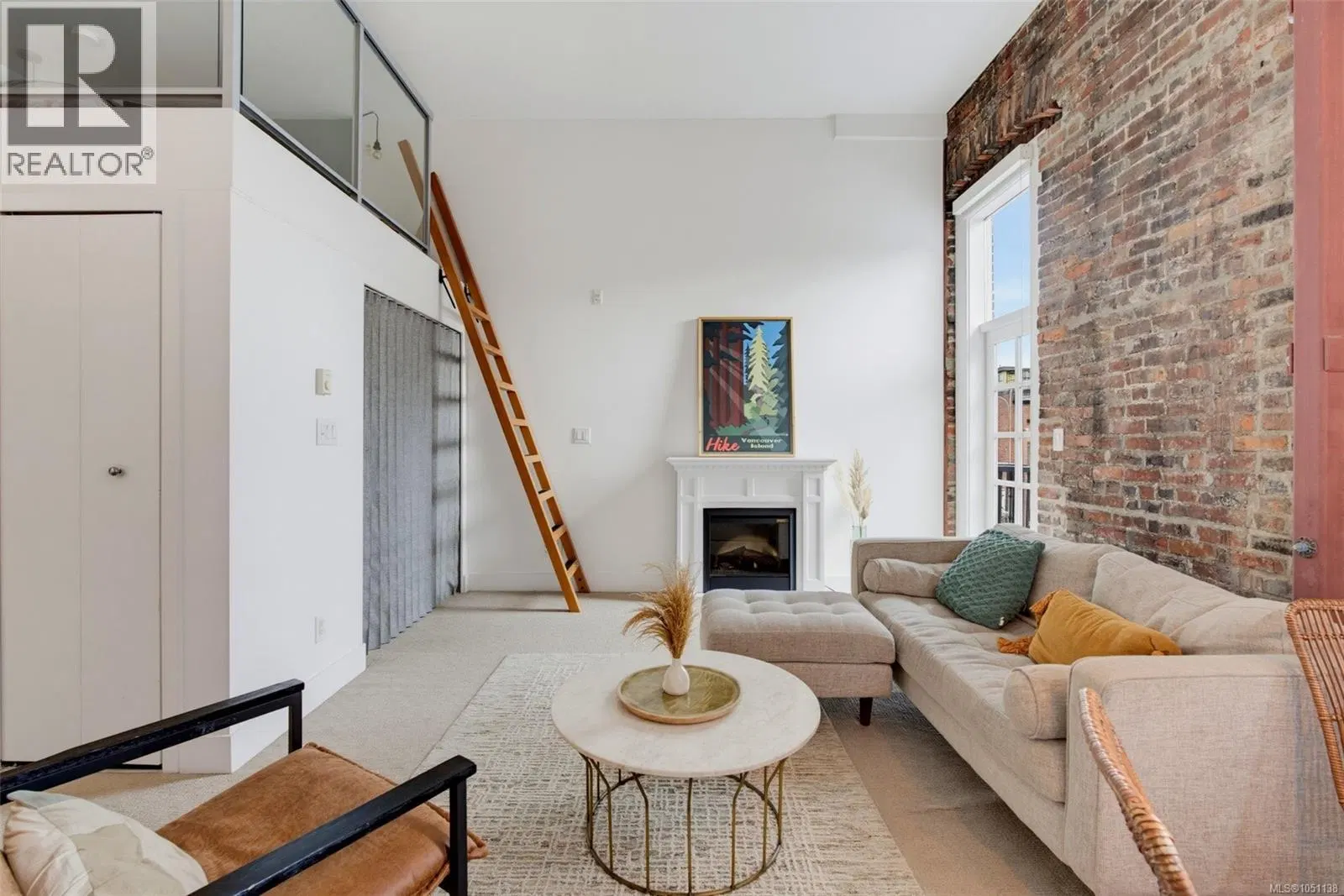 Photo 2 of 23 at #213 – 562 Yates Street