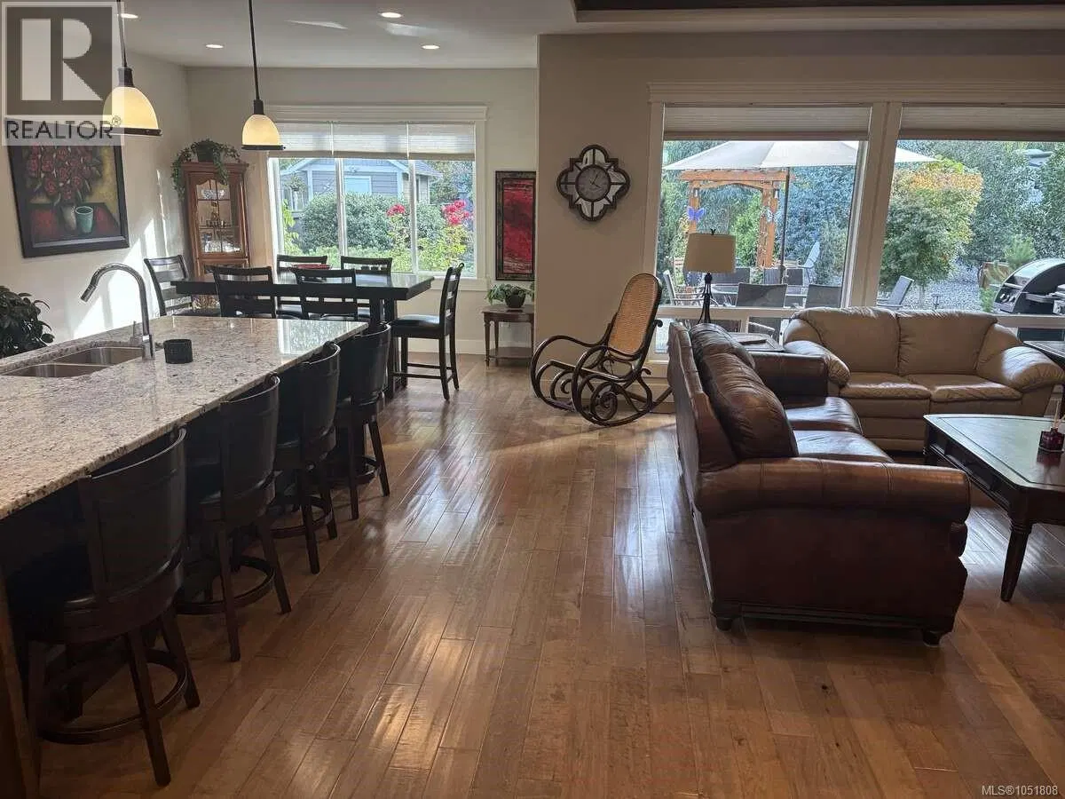 Photo 5 of 35 at 246 Lodgepole Drive