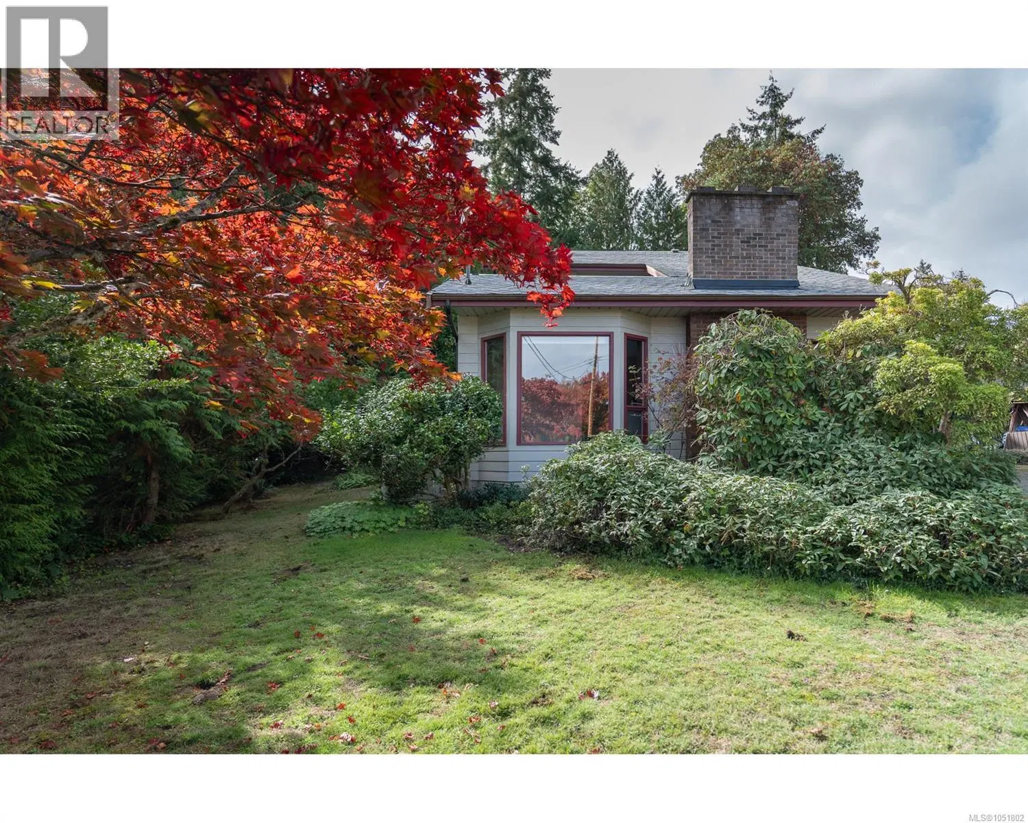Photo 2 of 22 at 142 SUNNINGDALE Road