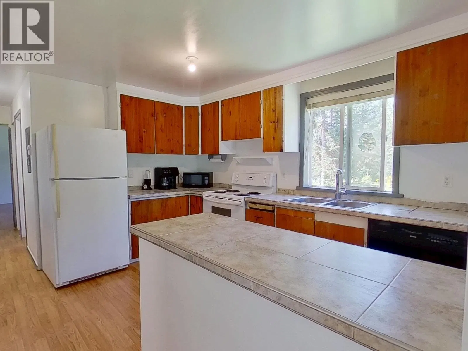 Photo 5 of 21 at 3994 CARAVELLE Road
