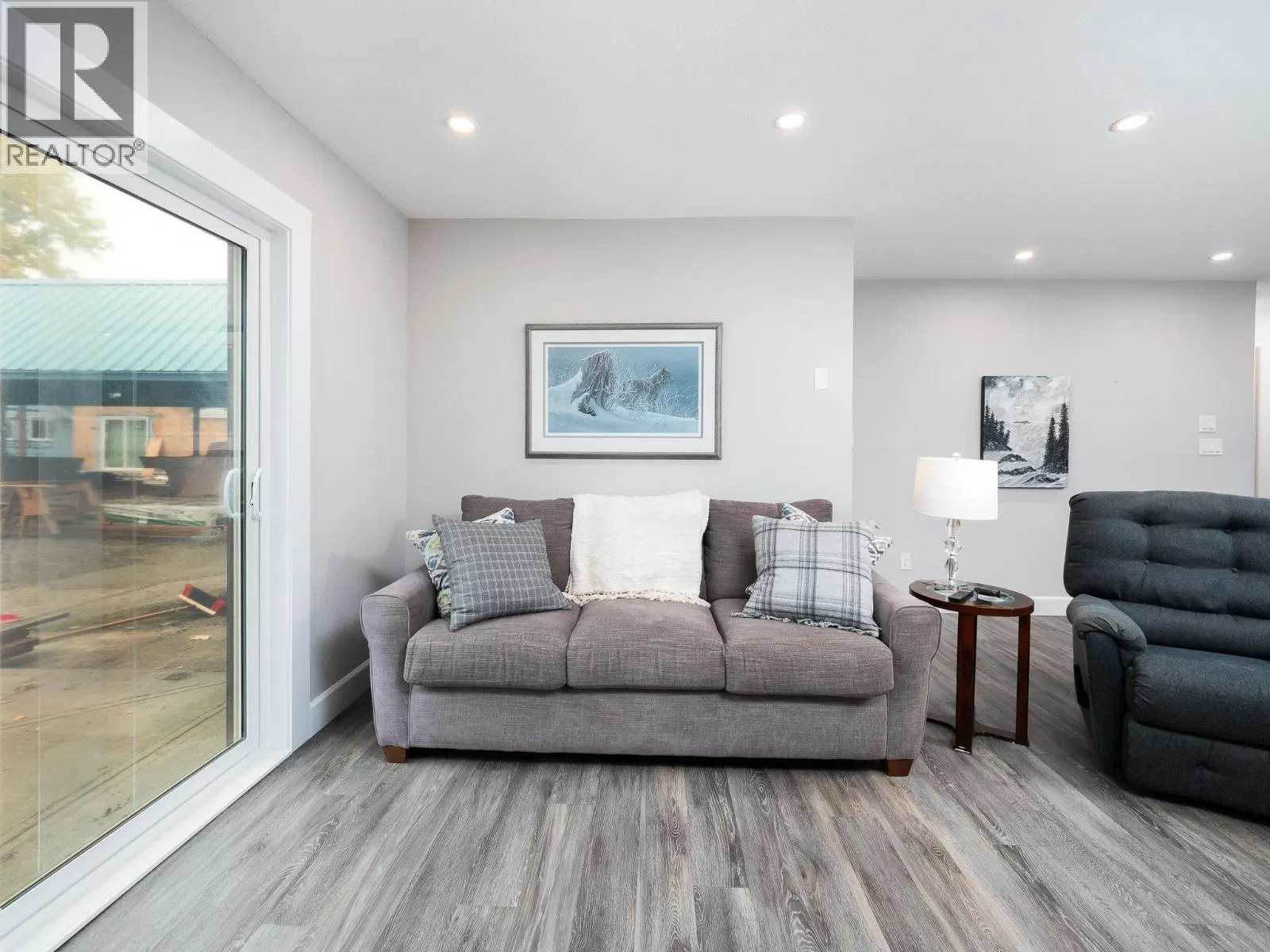 Photo 3 of 15 at #112 – 3033 OSPIKA Boulevard