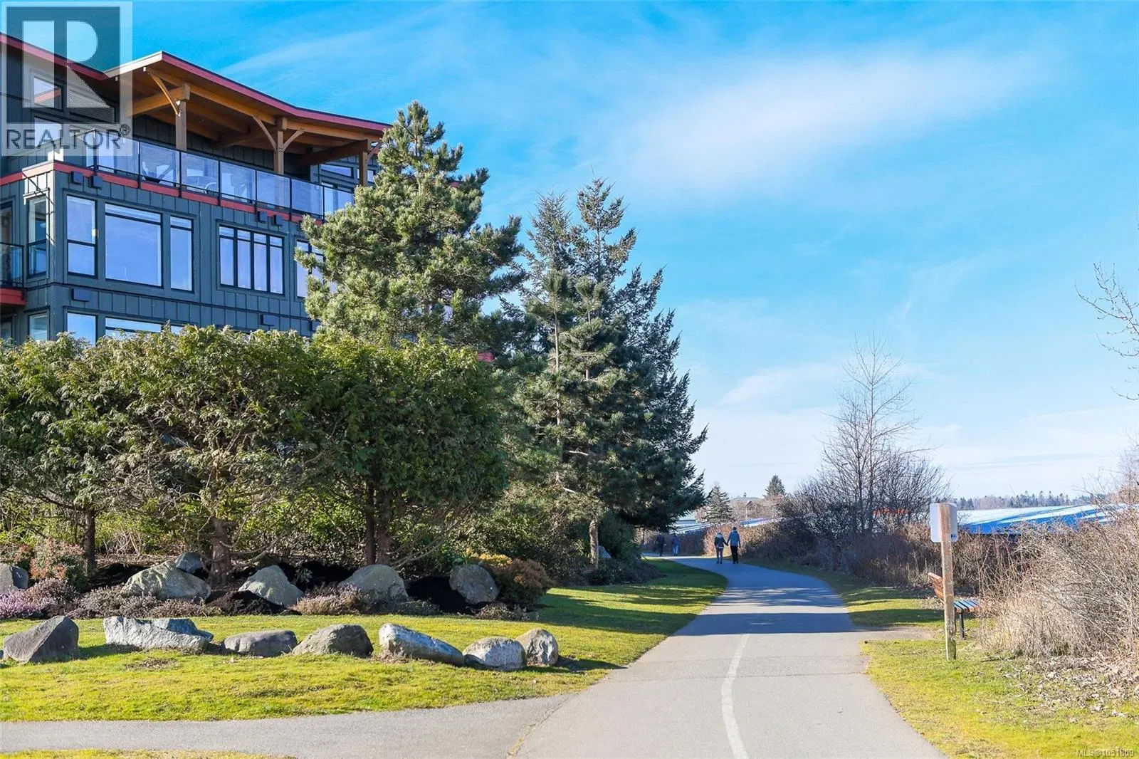 Photo 4 of 53 at #322 – 2300 Mansfield Drive
