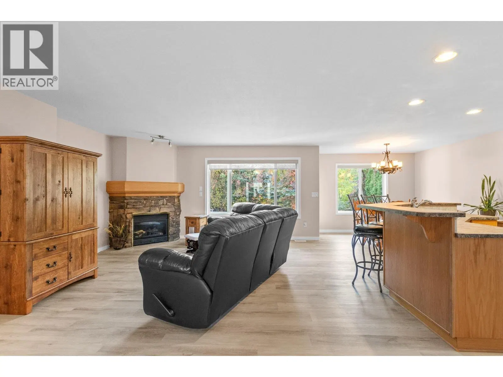 Photo 3 of 28 at #18 – 801 20 Street