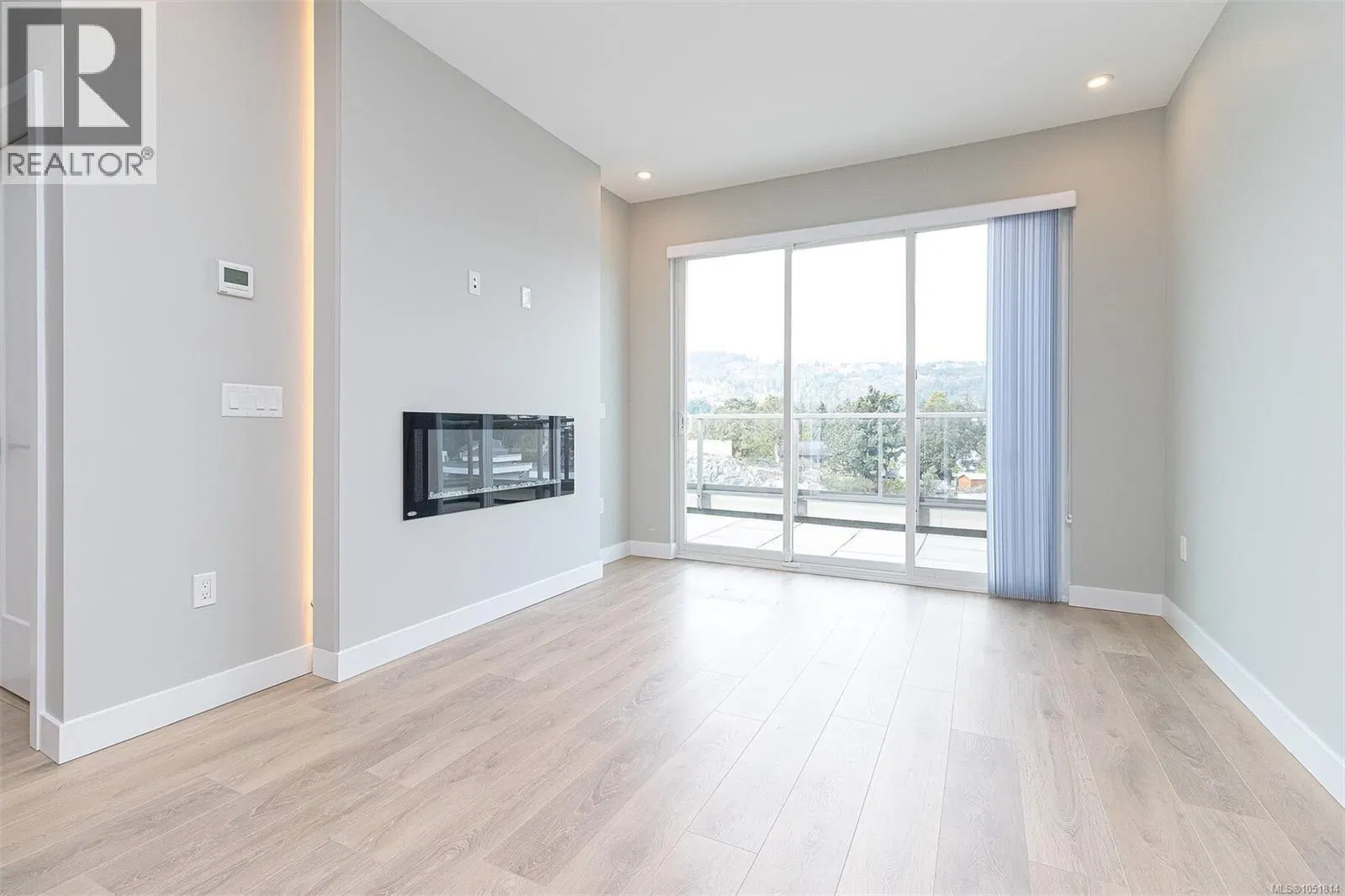 Photo 4 of 18 at #606 – 967 Whirlaway Crescent