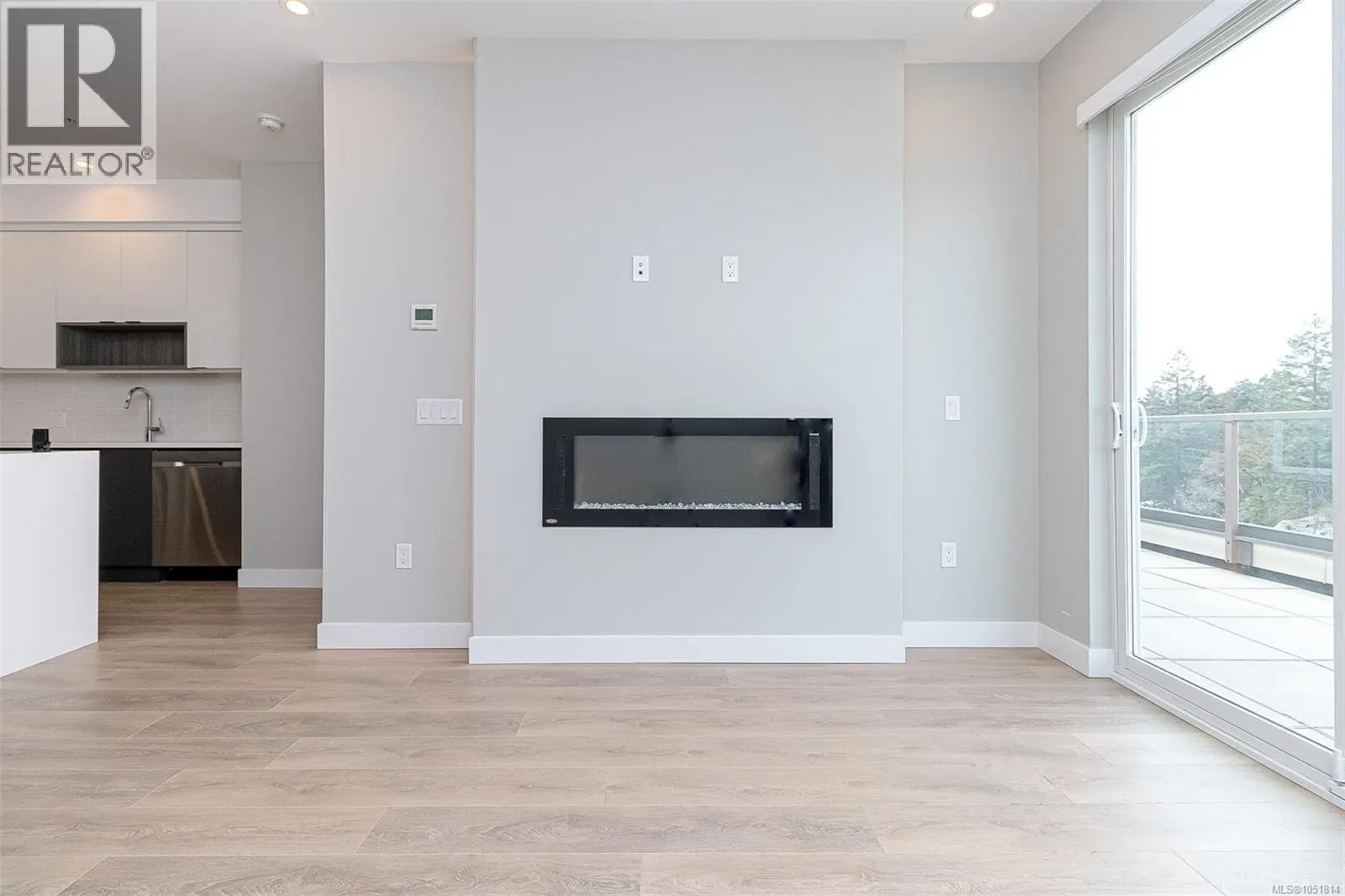 Photo 5 of 18 at #606 – 967 Whirlaway Crescent