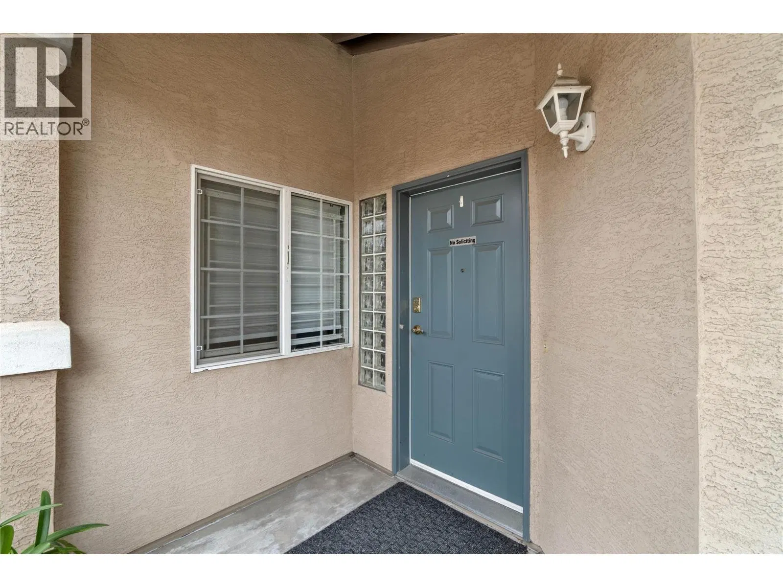 Photo 3 of 44 at #509 – 875 Sahali Terrace