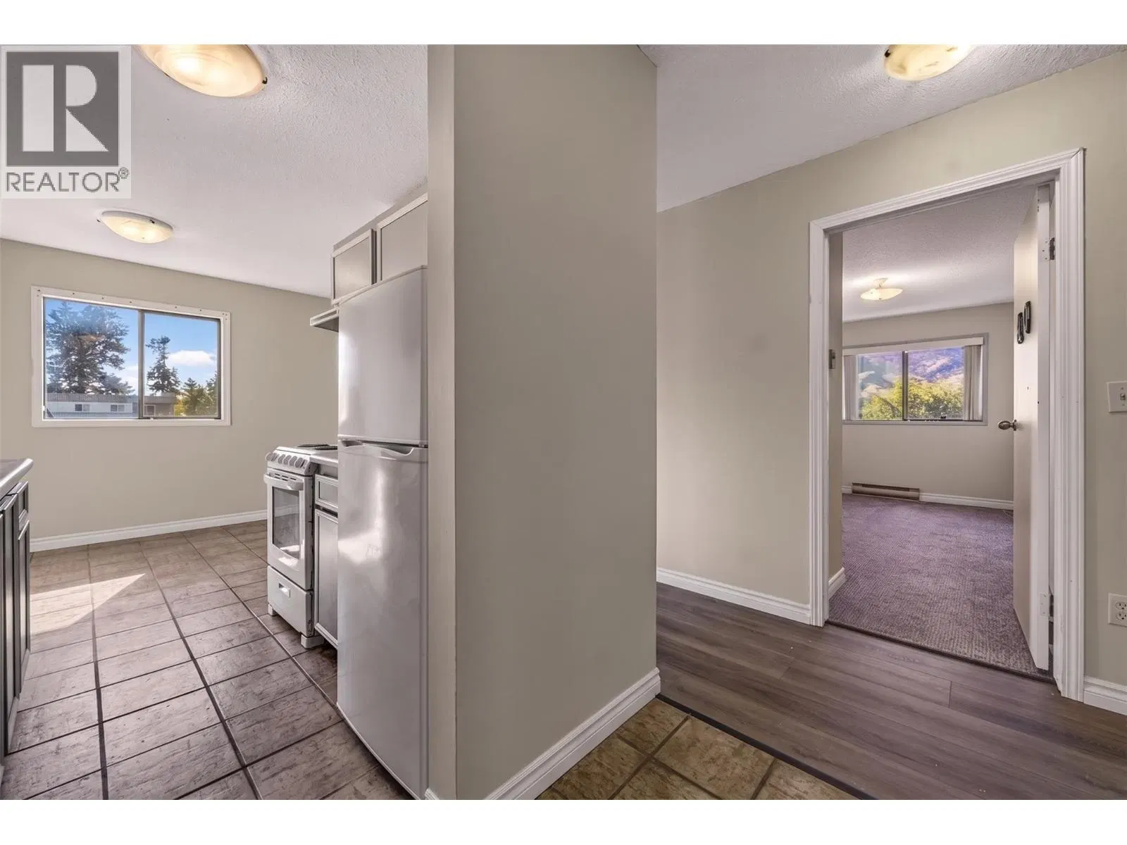 Photo 4 of 26 at #413 – 150 Skaha Place