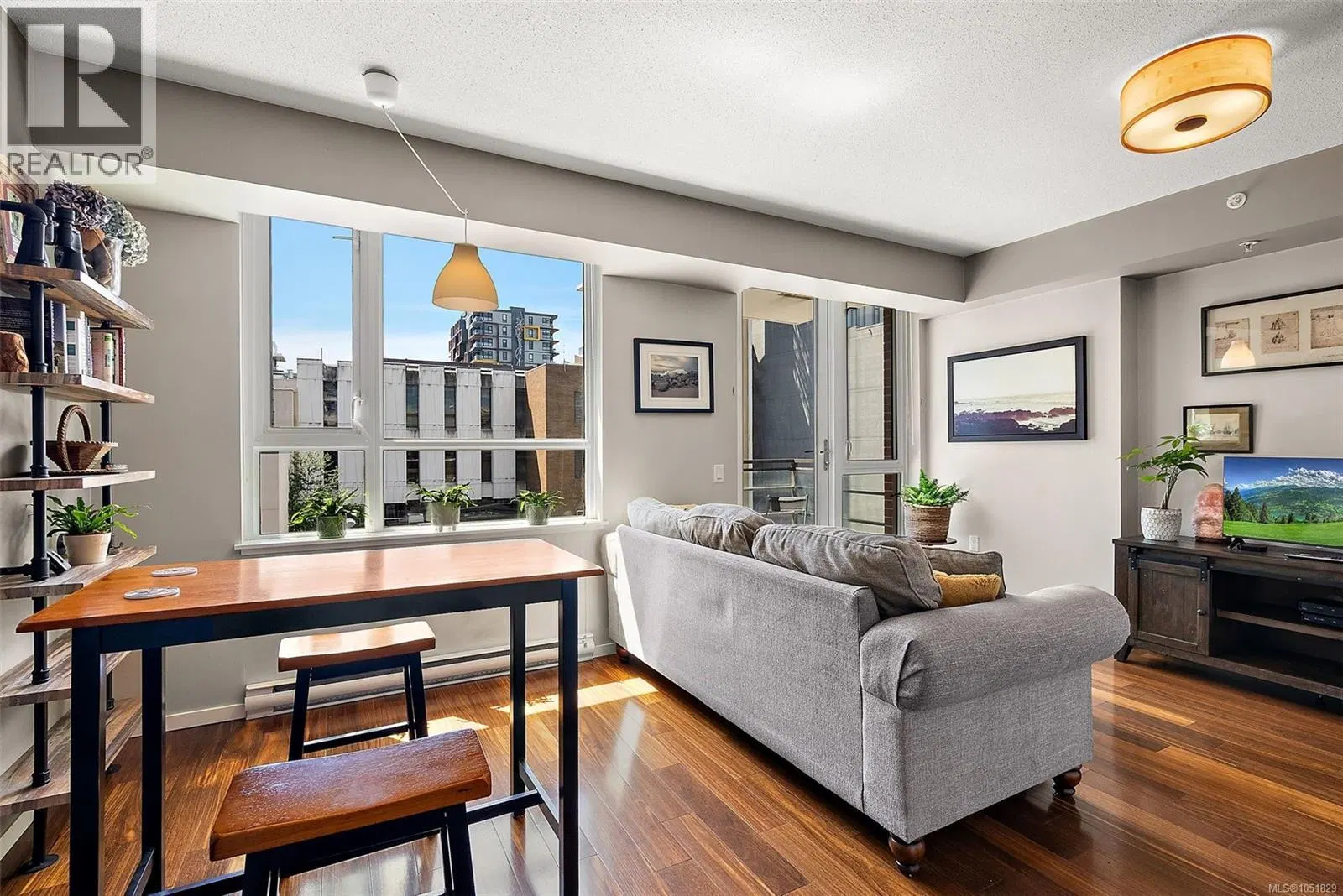Photo 1 of 27 at #404 – 834 Johnson Street