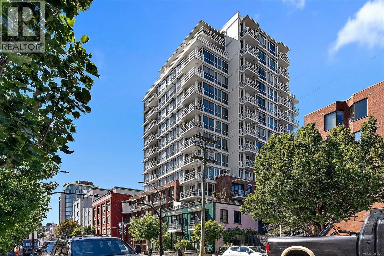 Photo 2 of 27 at #404 – 834 Johnson Street
