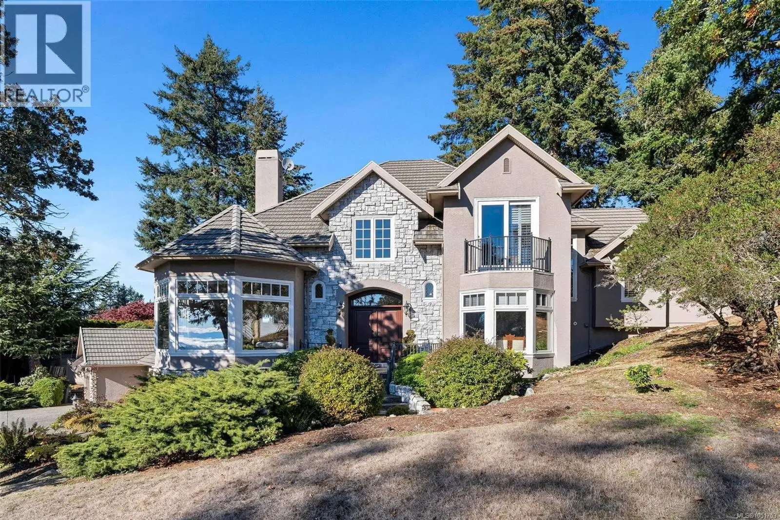 906 Cobblestone Lane