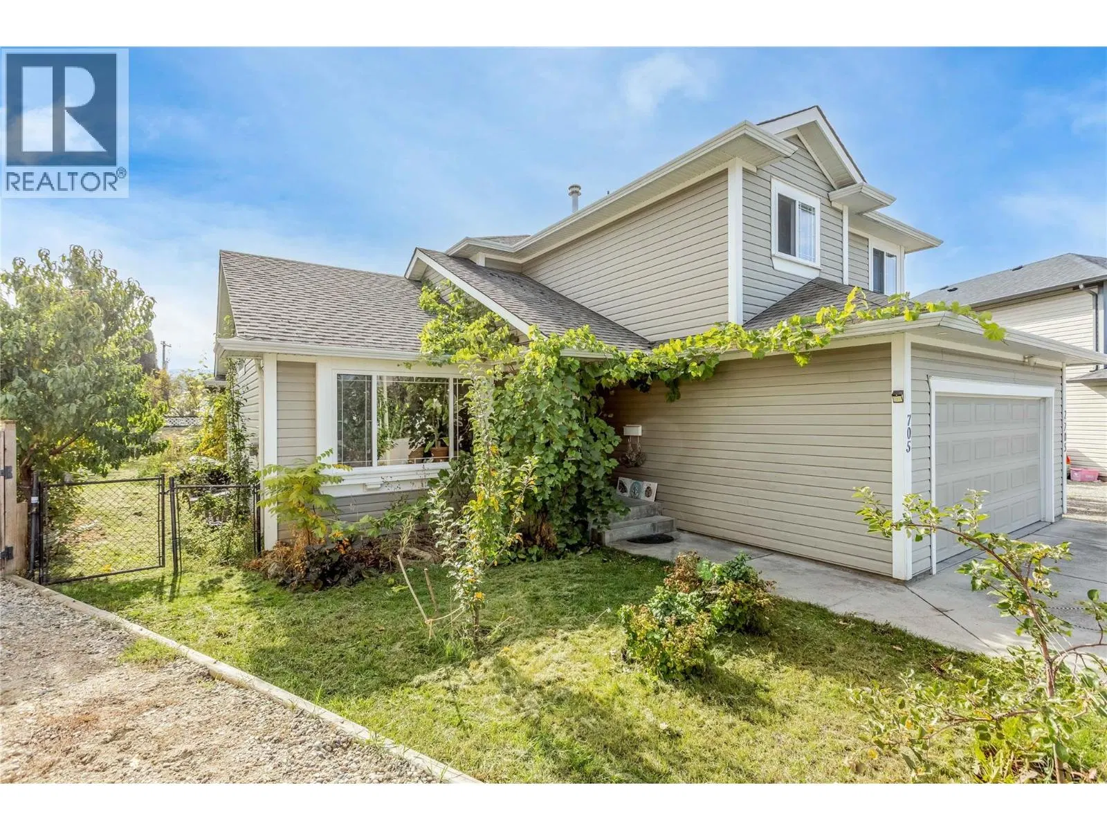 Photo 4 of 63 at 705 Stoltz Court