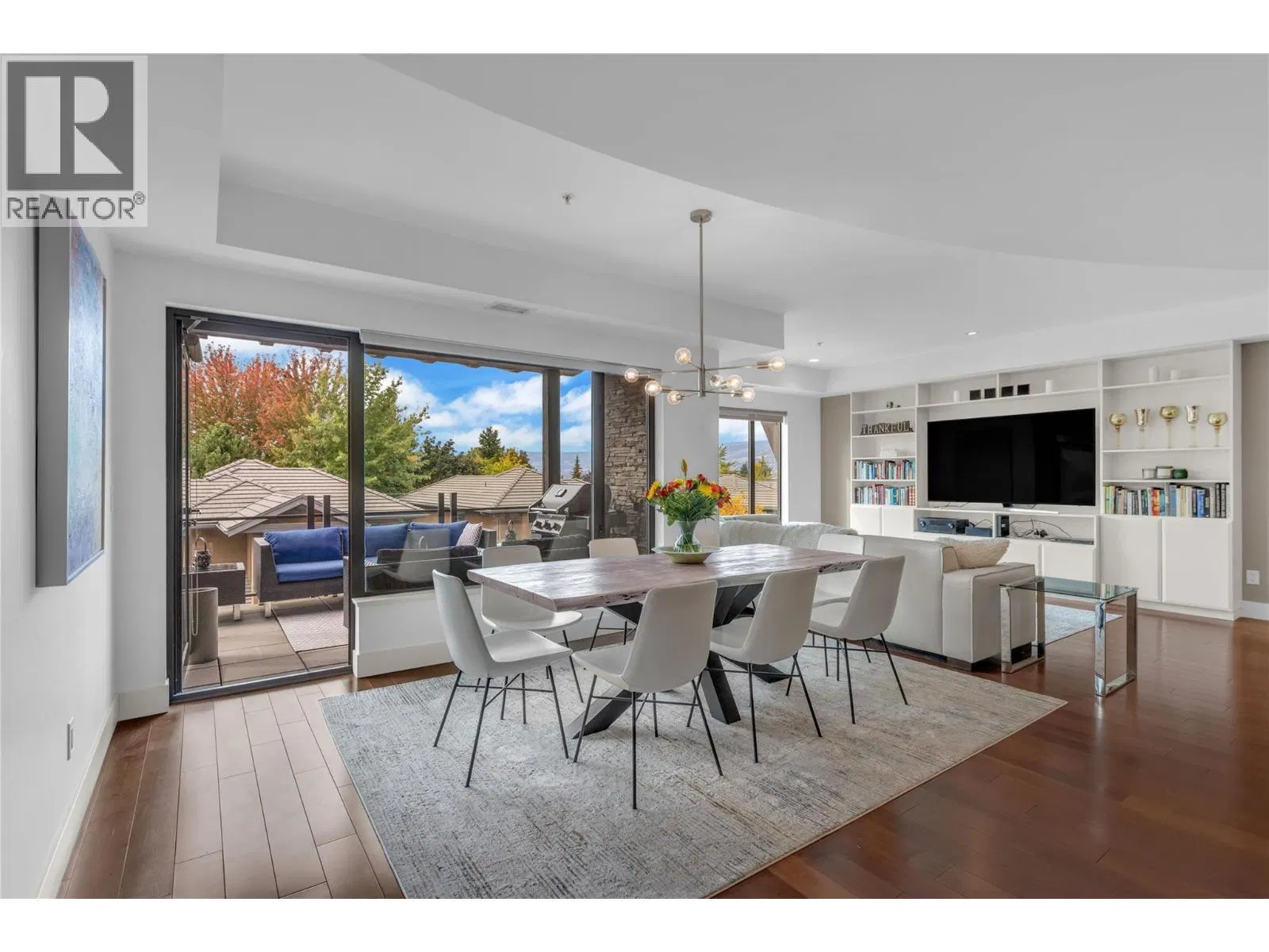 Photo 4 of 55 at #317 – 580 Sarsons Road