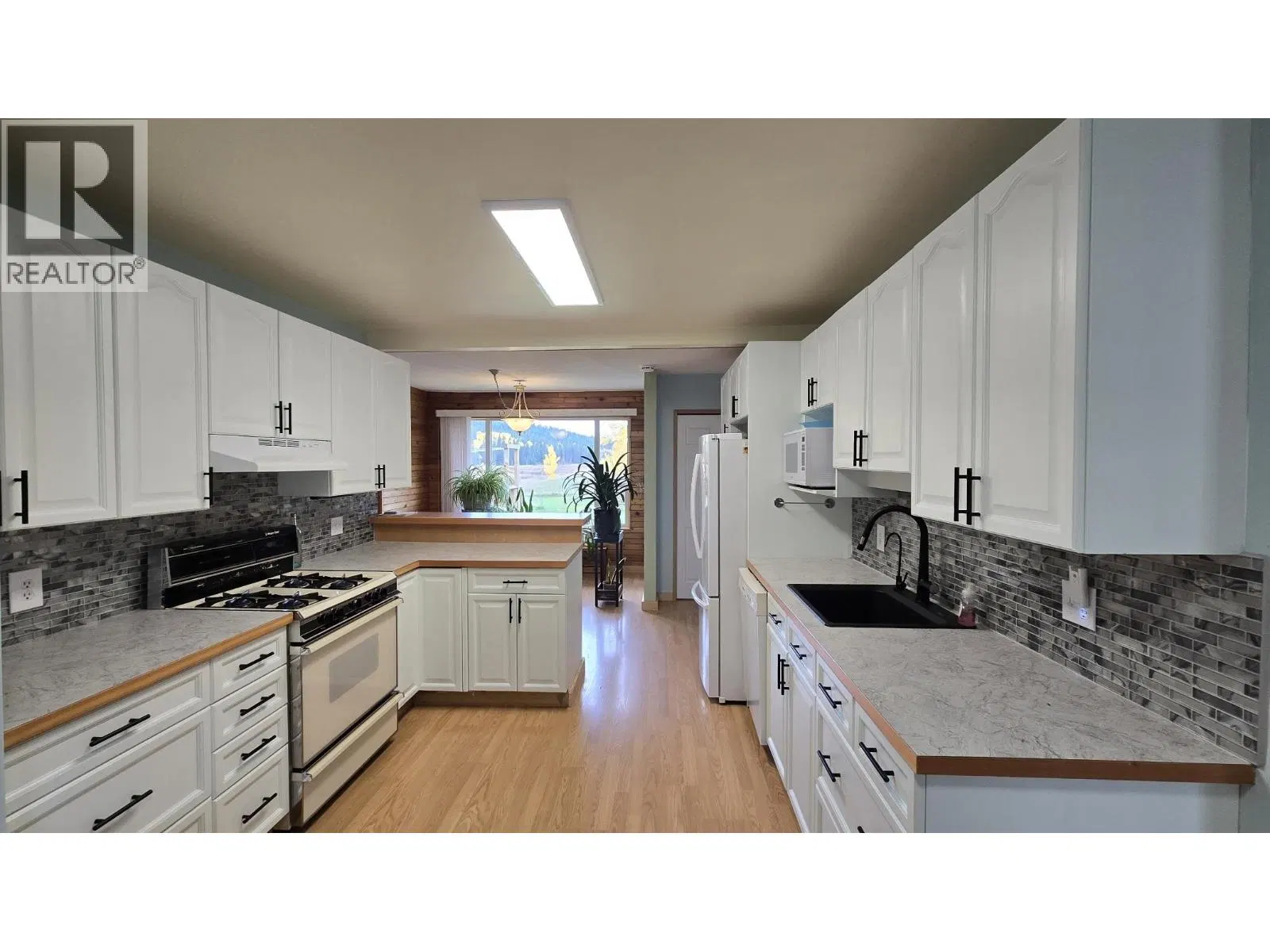 Photo 4 of 29 at 5199 KALLUM Drive