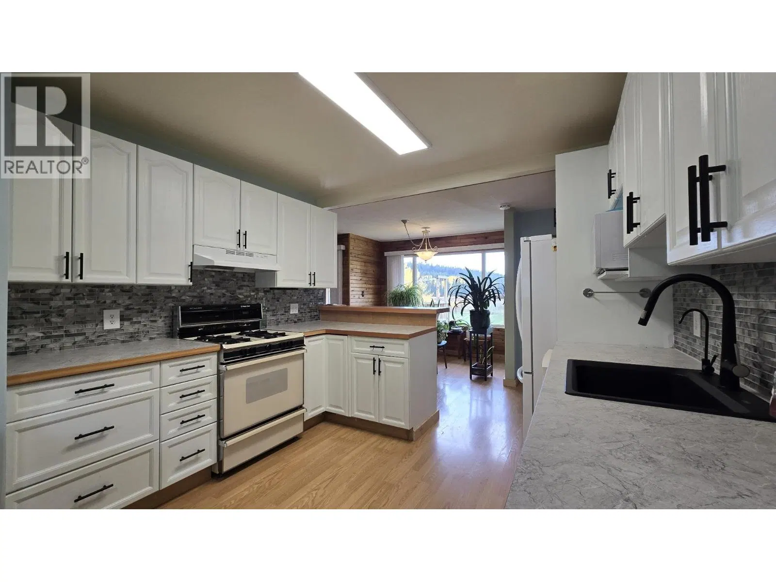 Photo 5 of 29 at 5199 KALLUM Drive