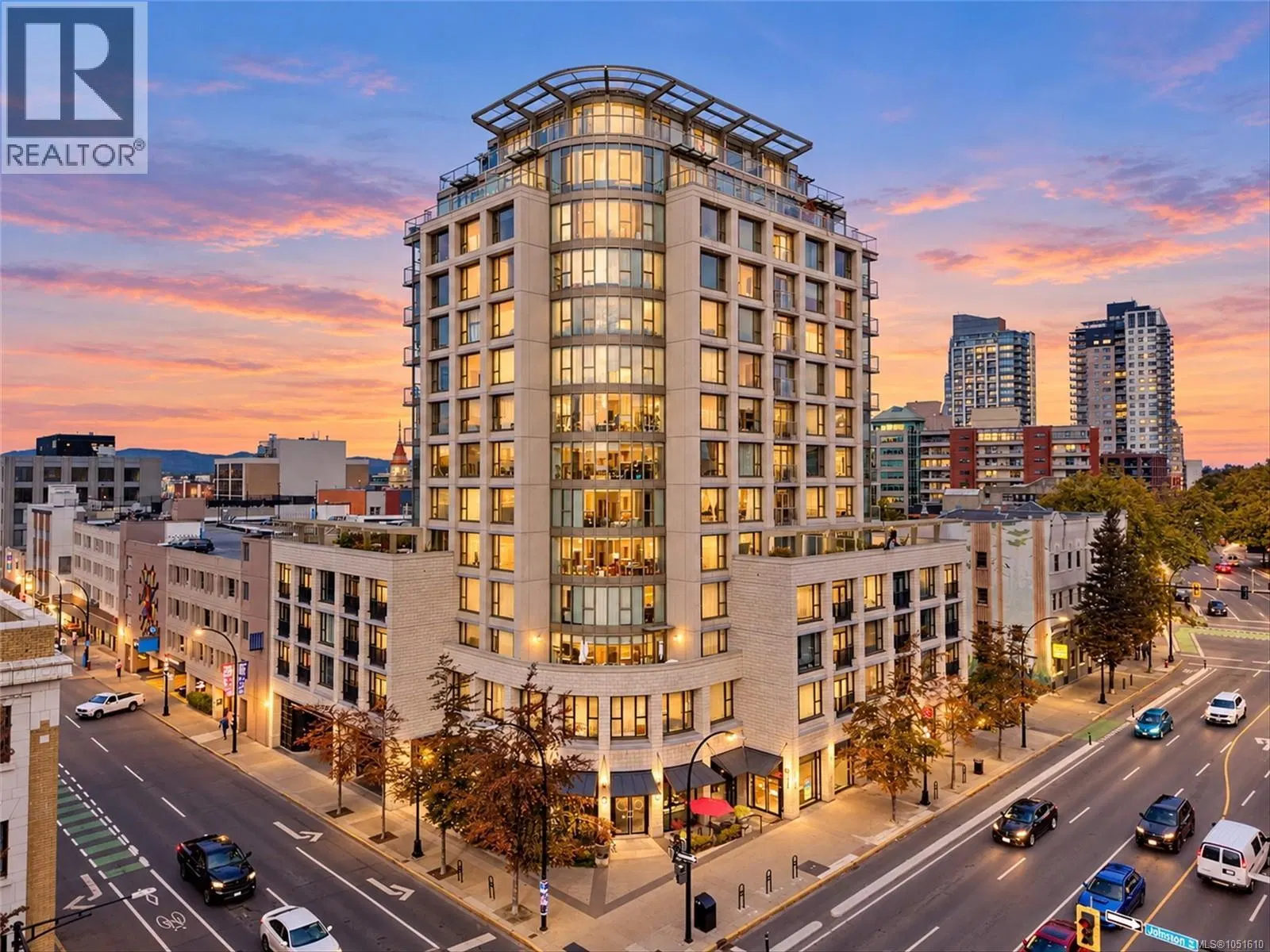 #206 – 760 Johnson Street