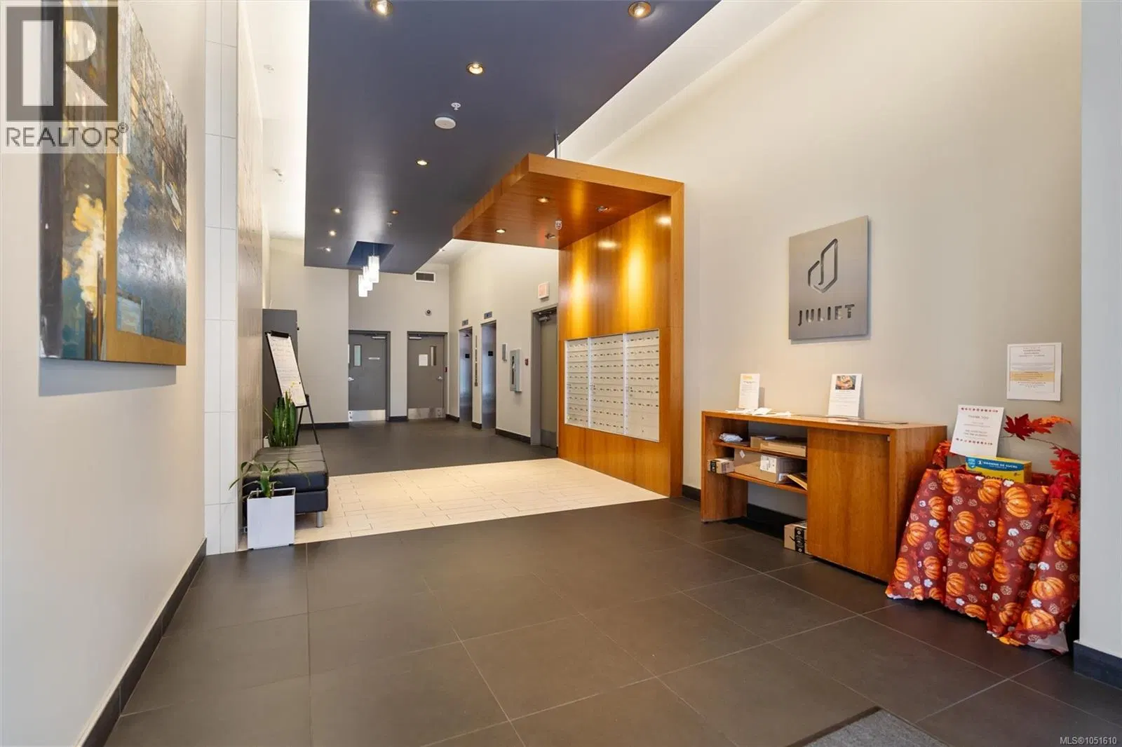 Photo 4 of 26 at #206 – 760 Johnson Street