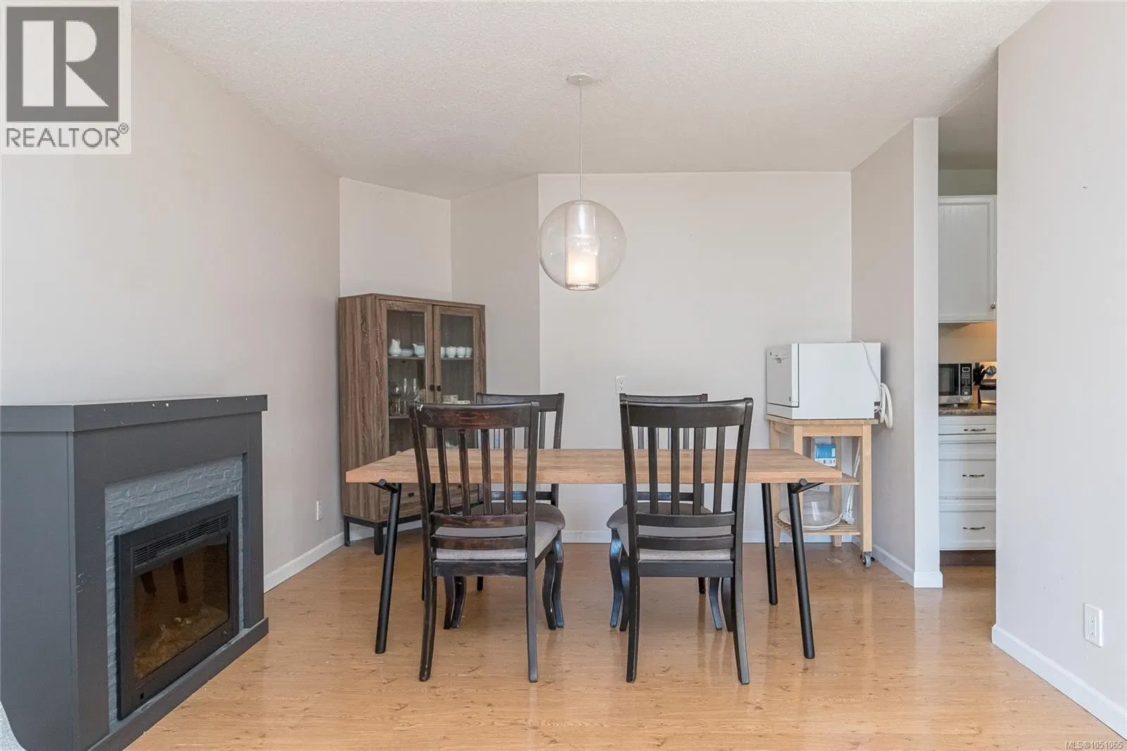 Photo 4 of 21 at #204 – 877 Ellery Street