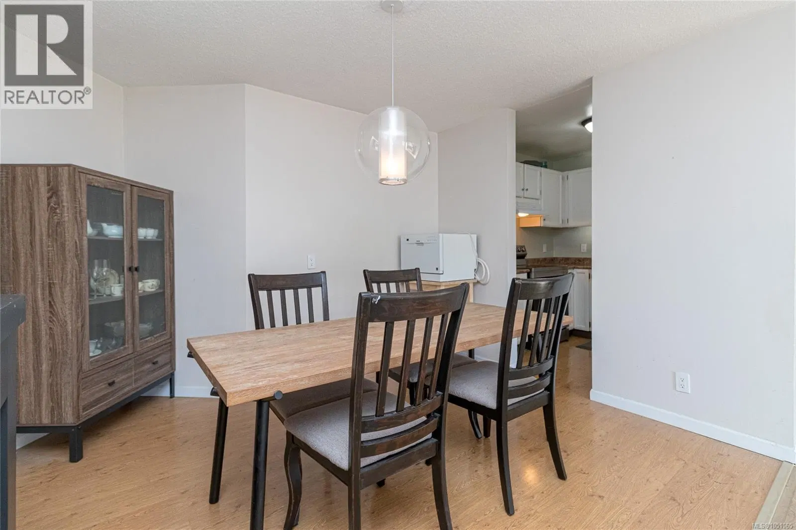 Photo 5 of 21 at #204 – 877 Ellery Street