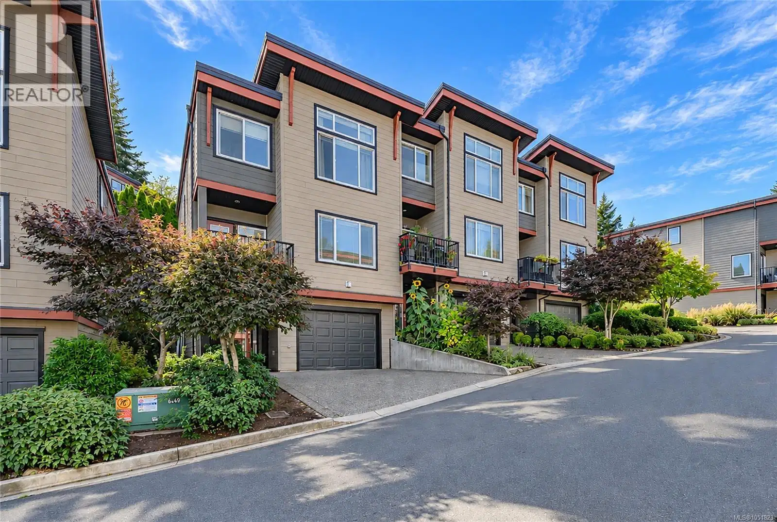 2105 Greenhill Rise