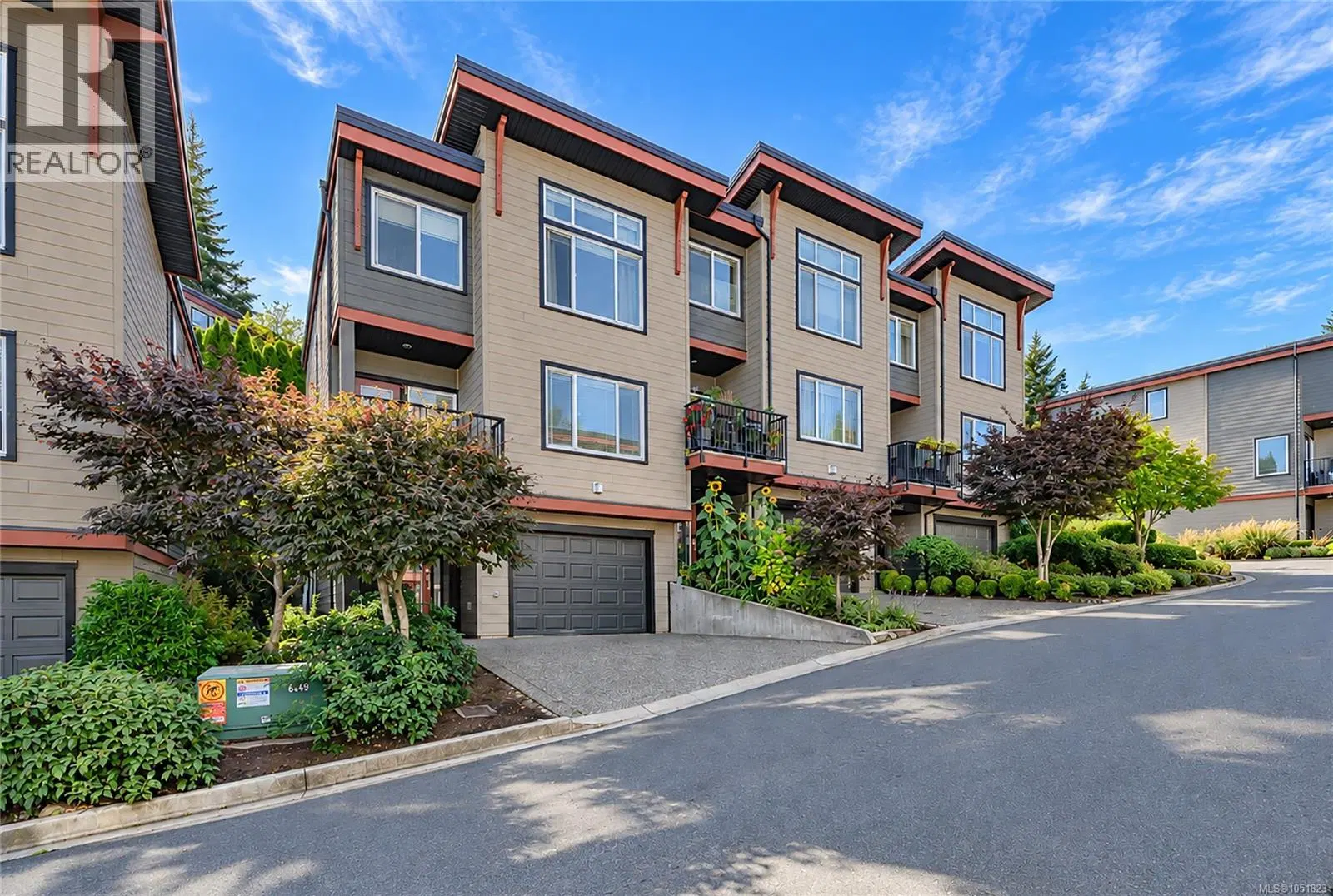 Photo 1 of 41 at 2105 Greenhill Rise