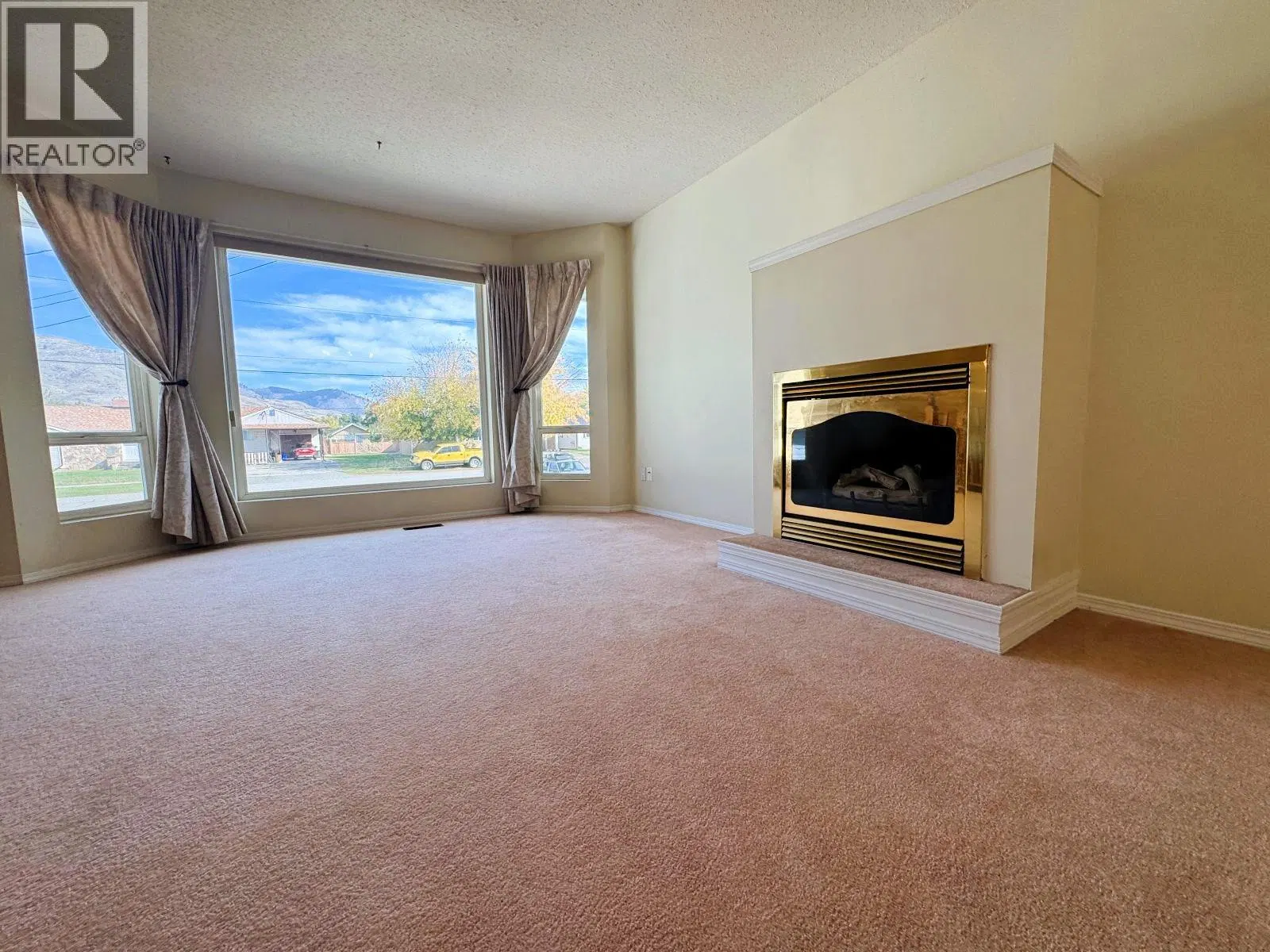 Photo 4 of 40 at 7633 16th Street