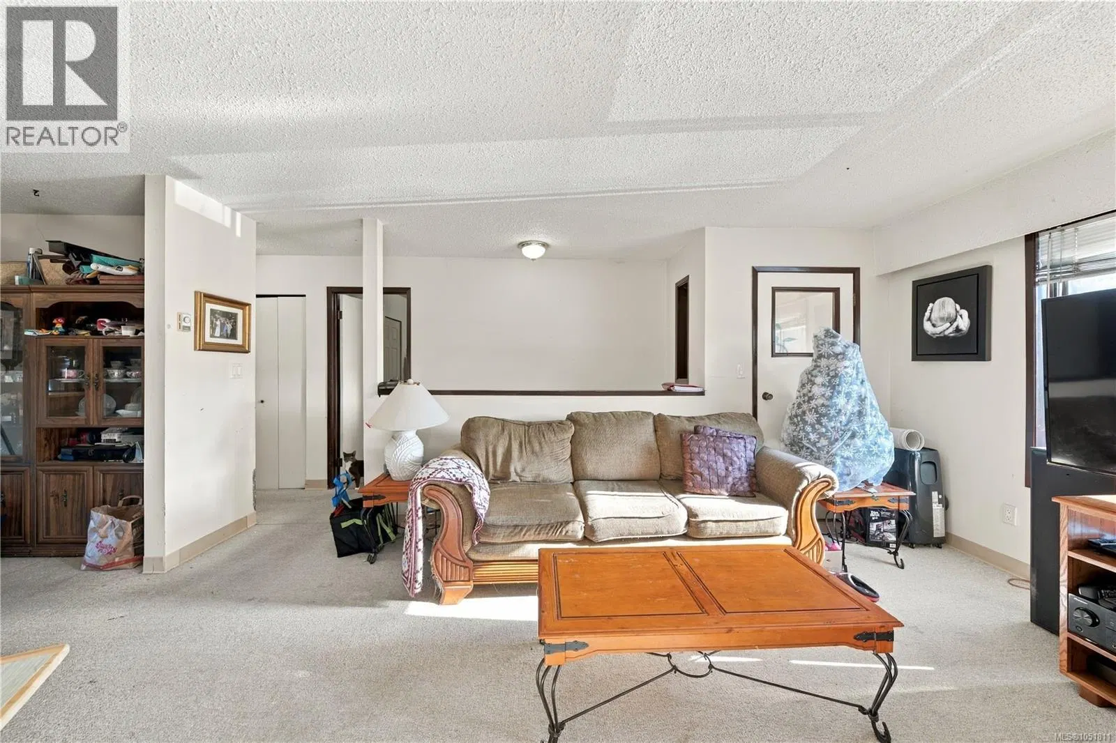 Photo 3 of 28 at 2344/2346 Rosstown Road