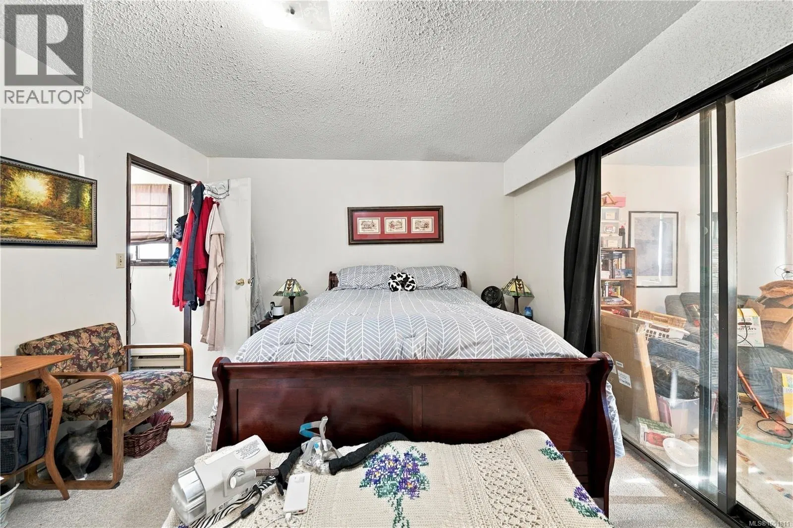 Photo 5 of 28 at 2344/2346 Rosstown Road