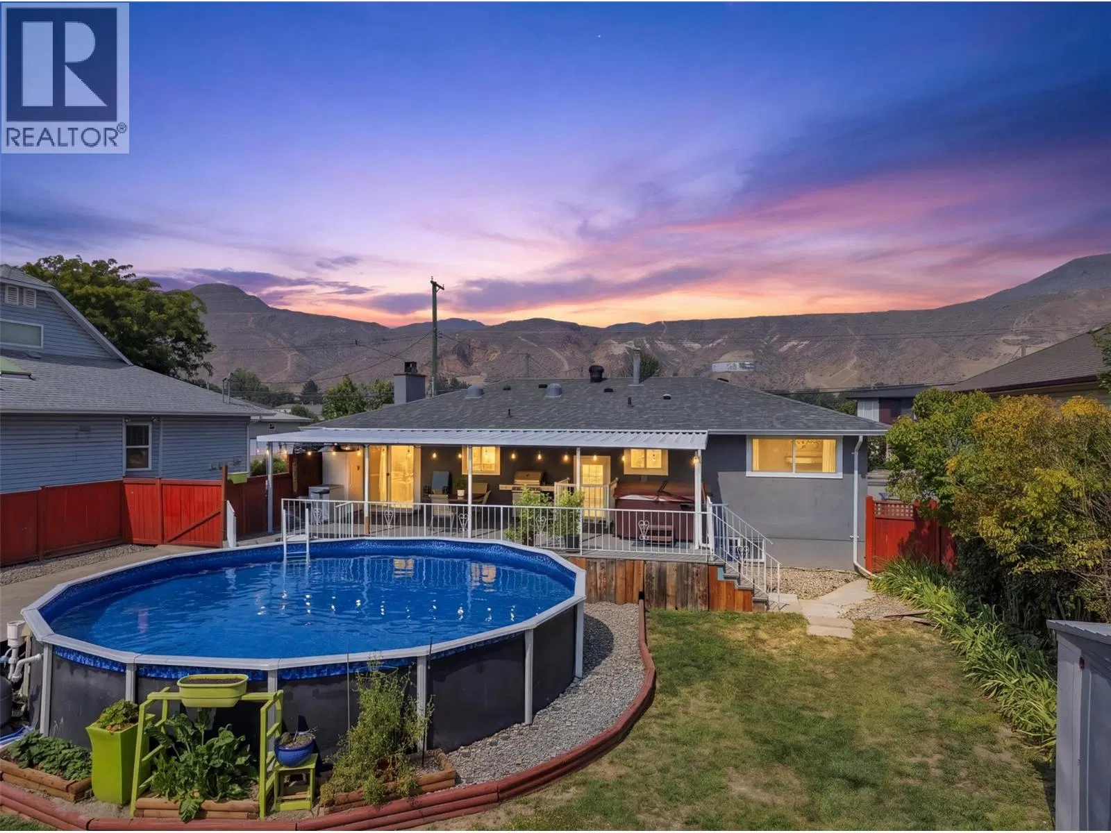 Photo 1 of 63 at 1827 PARKCREST Avenue