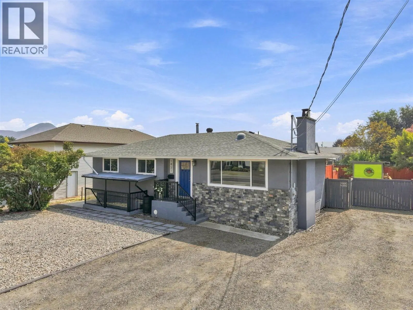 Photo 5 of 63 at 1827 PARKCREST Avenue