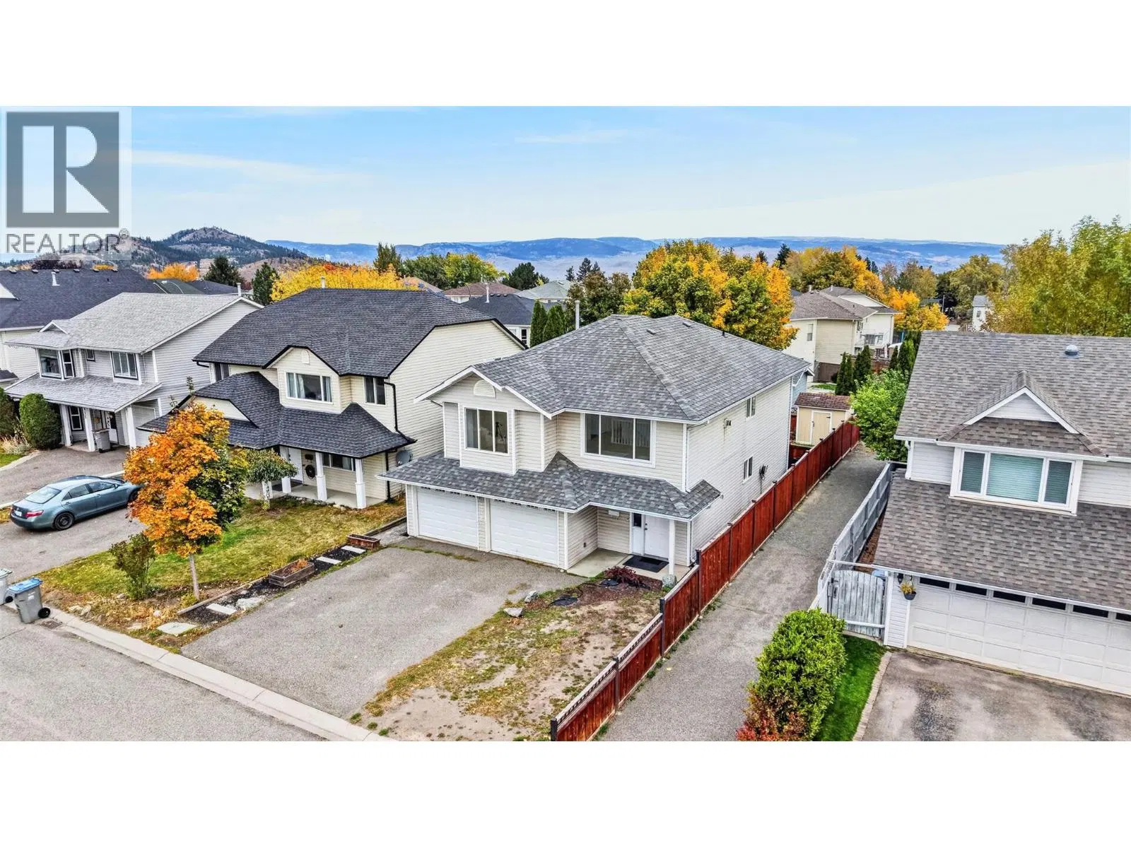 Photo 4 of 22 at 478 Malahat Place